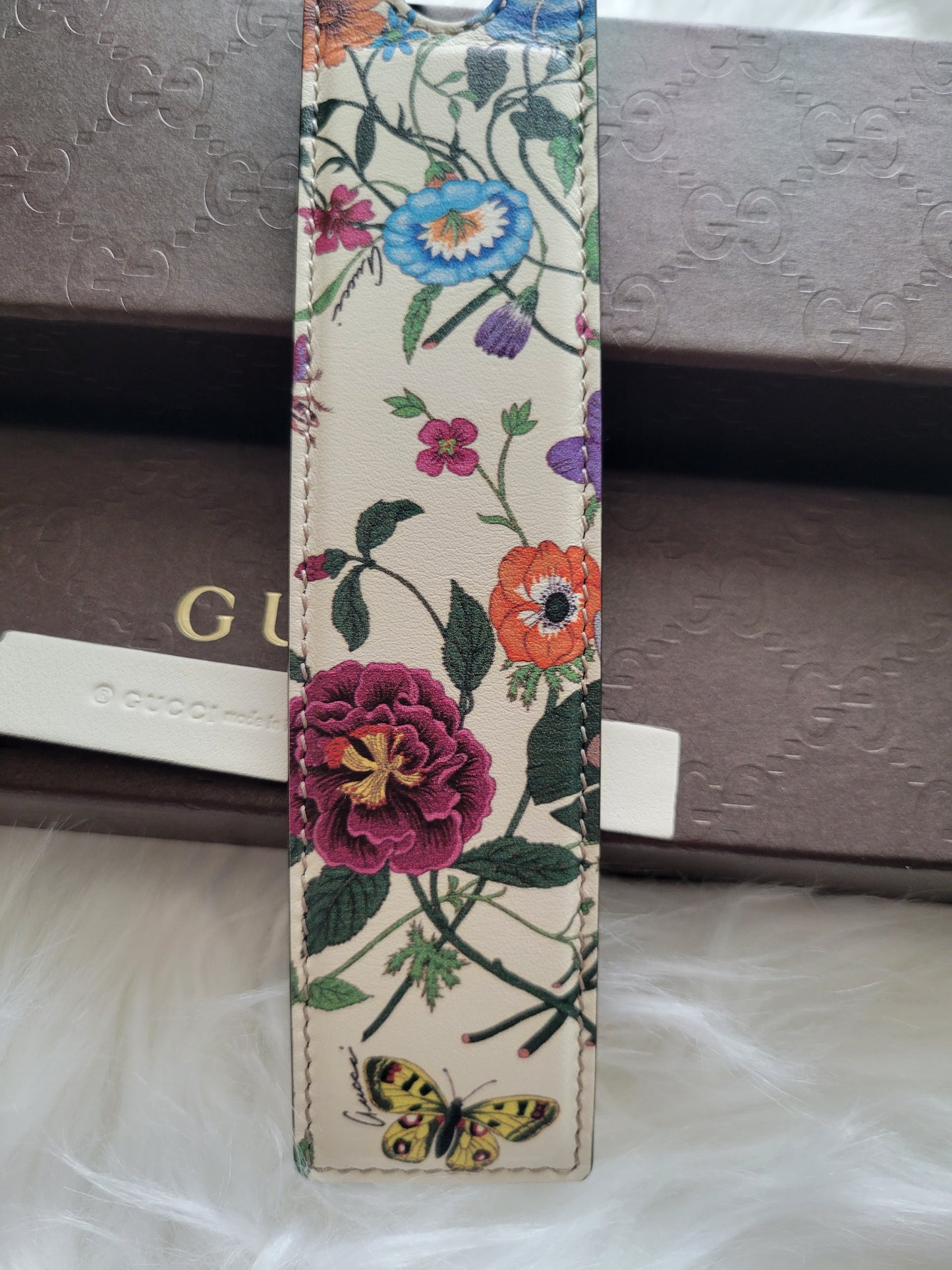 Rare BRAND NEW Gucci Leather Bookmark