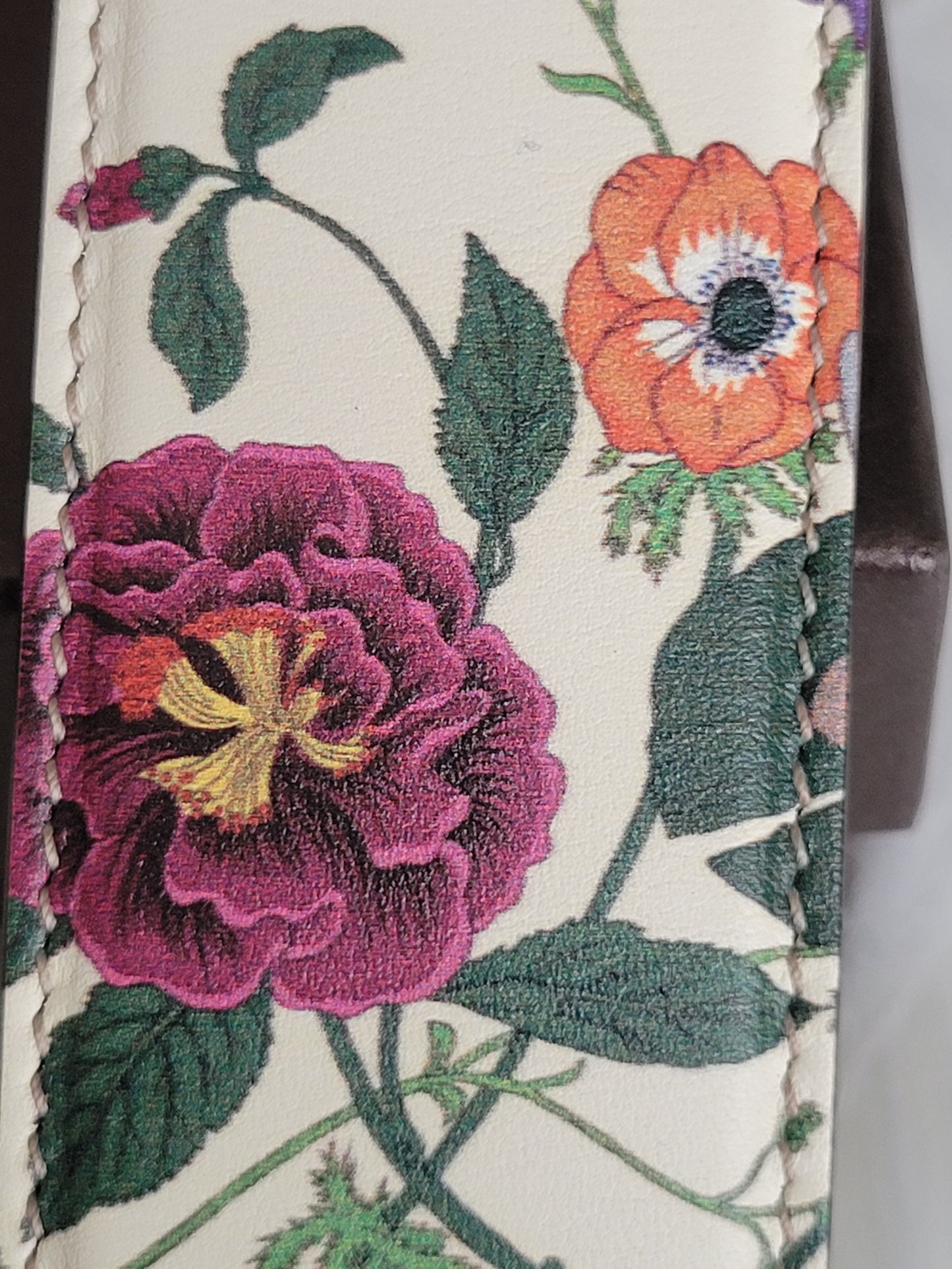 Rare BRAND NEW Gucci Leather Bookmark