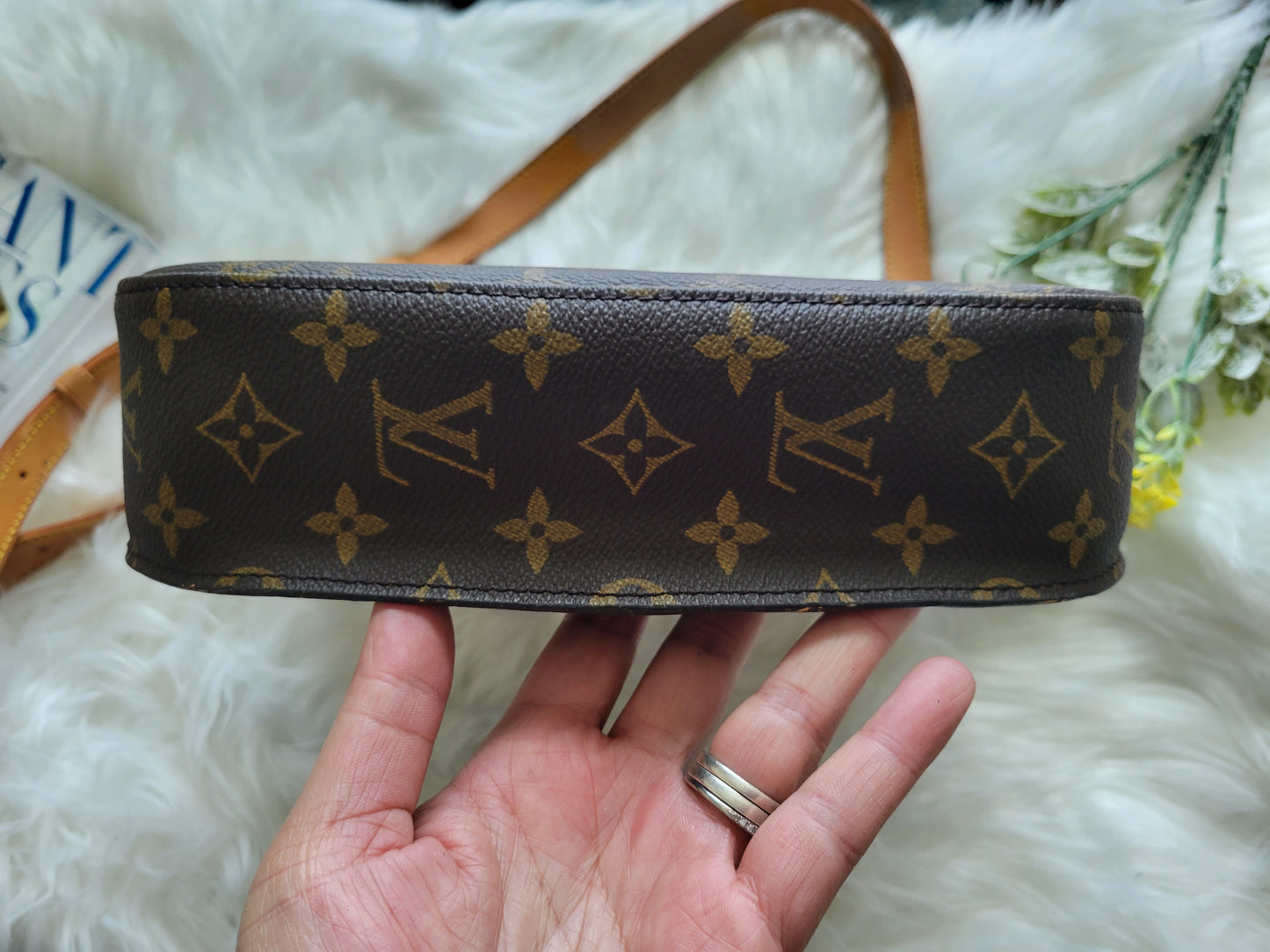 Louis Vuitton St. Cloud GM Crossbody Bag