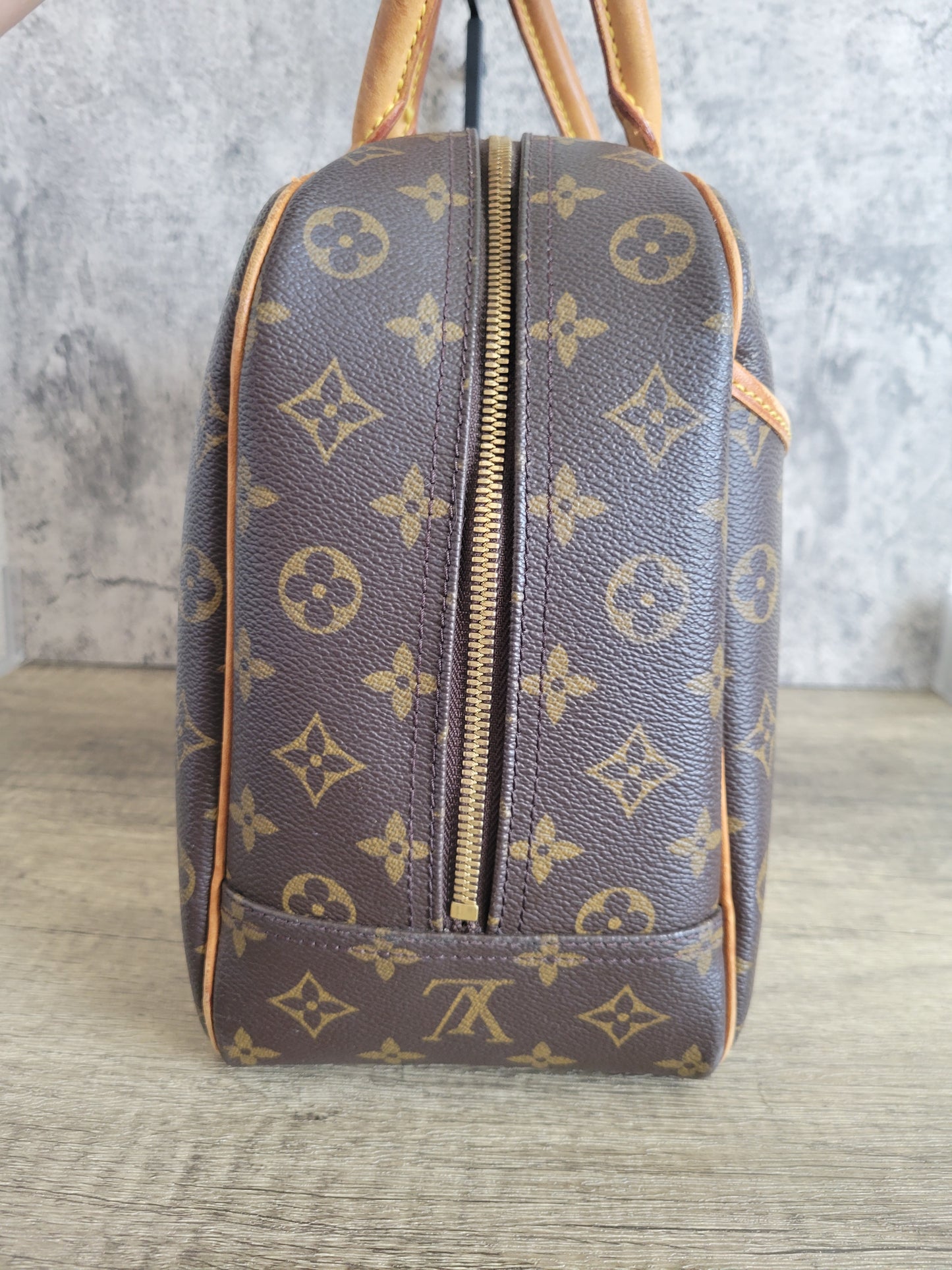 Louis Vuitton Deauville Handbag