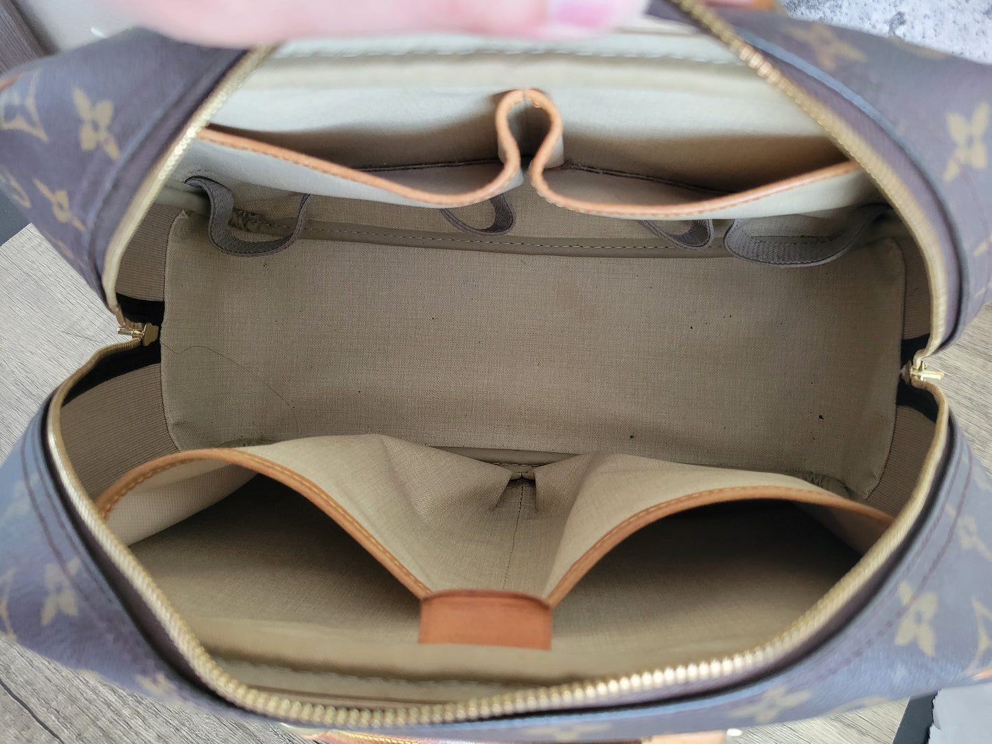 Louis Vuitton Deauville Handbag