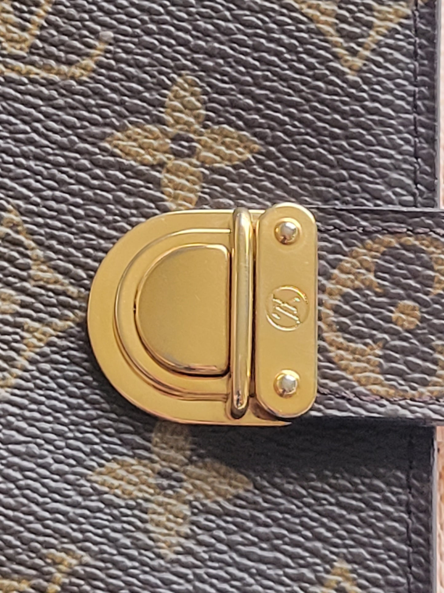 RARE Louis Vuitton Koala Pink Monogram Small Ring Agenda PM Passport Wallet