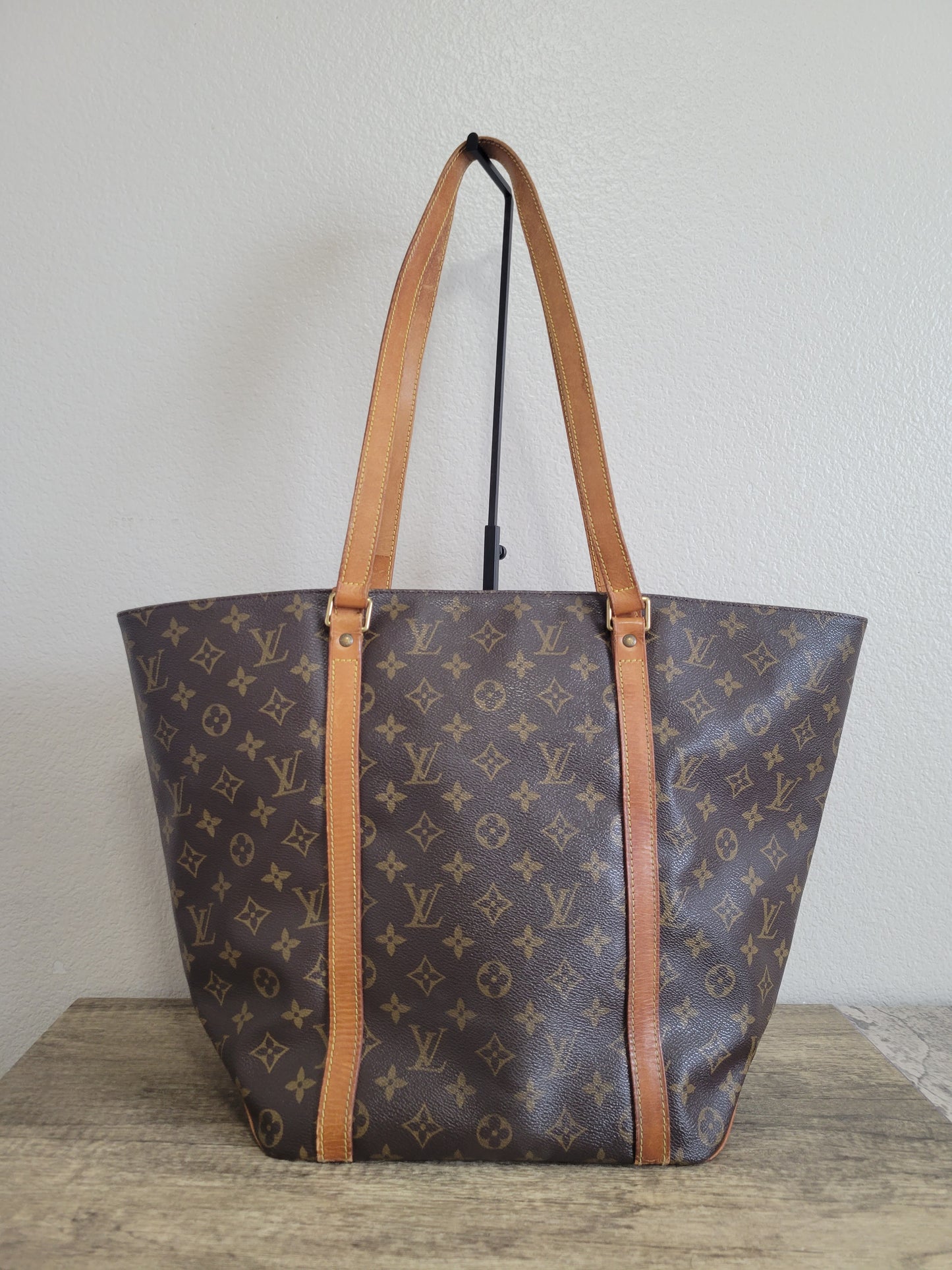 Louis Vuitton Sac Shopping MM Monogram Canvas Tote Bag