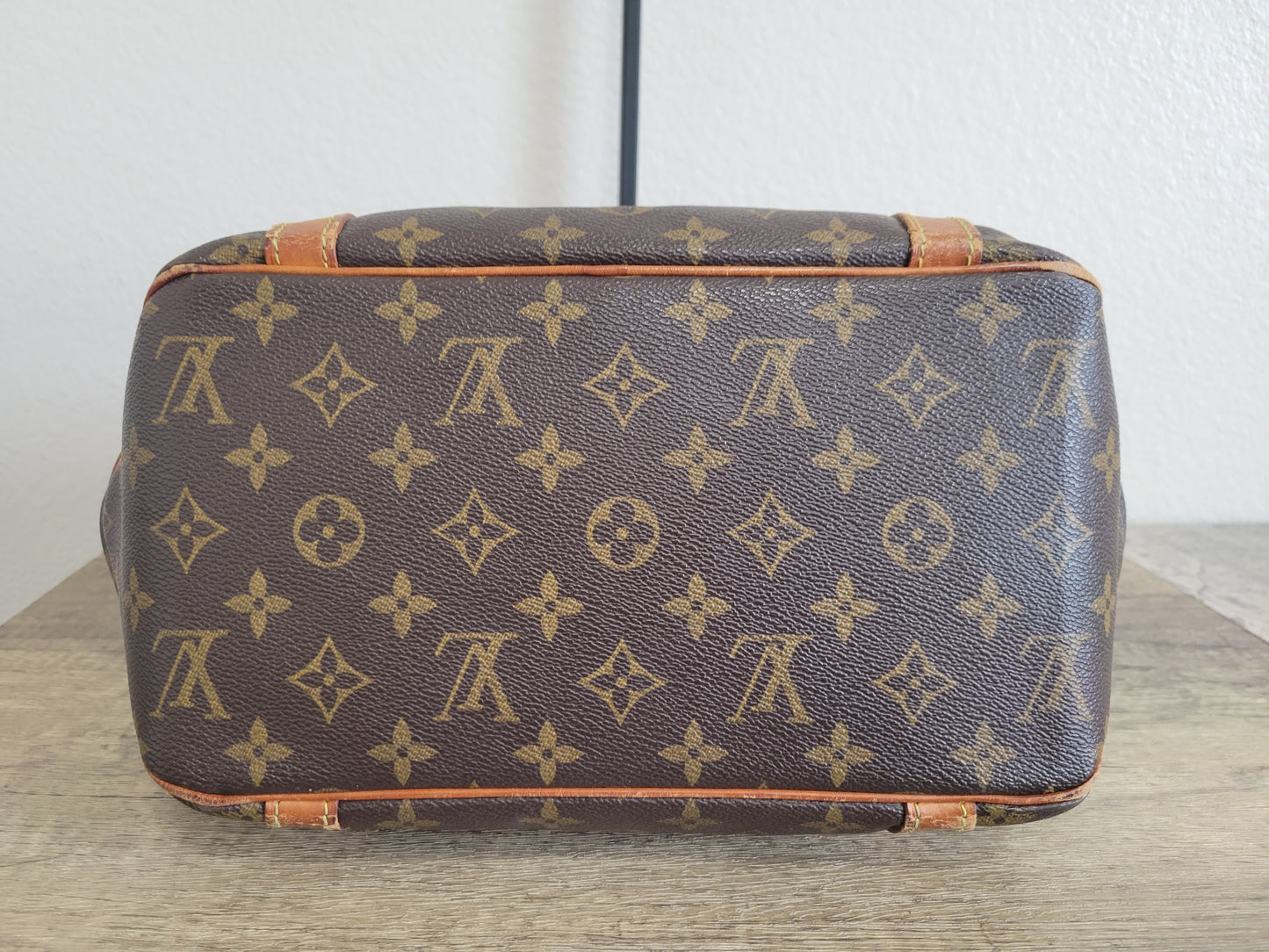 Louis Vuitton Sac Shopping MM Monogram Canvas Tote Bag