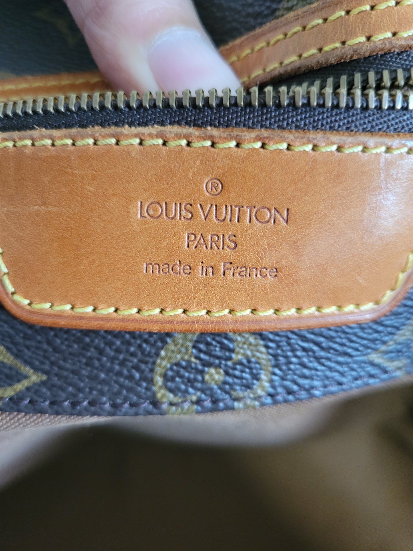 Louis Vuitton Sac Shopping MM Monogram Canvas Tote Bag