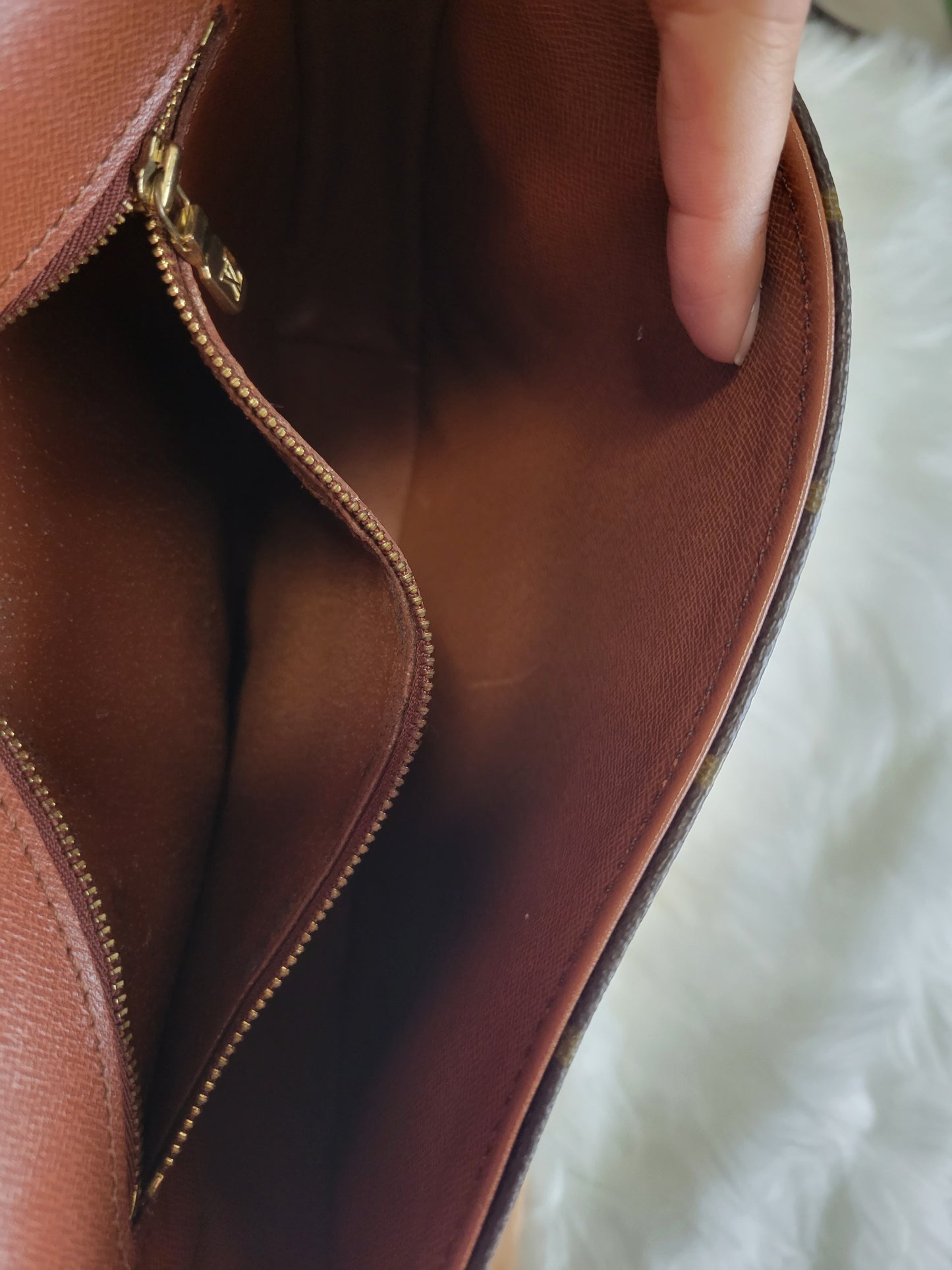 Louis Vuitton Chantilly GM Crossbody Bag