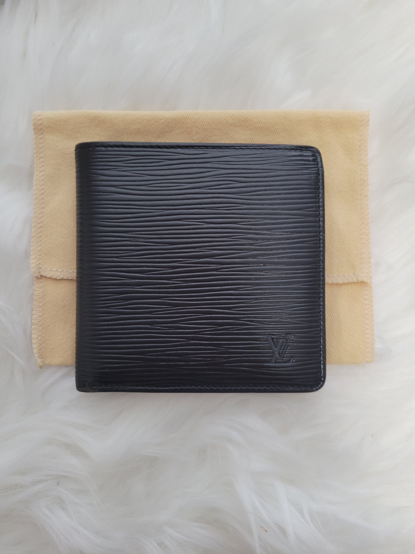 Louis Vuitton Men's Epi Portefeuille Marco Leather Bifold Wallet