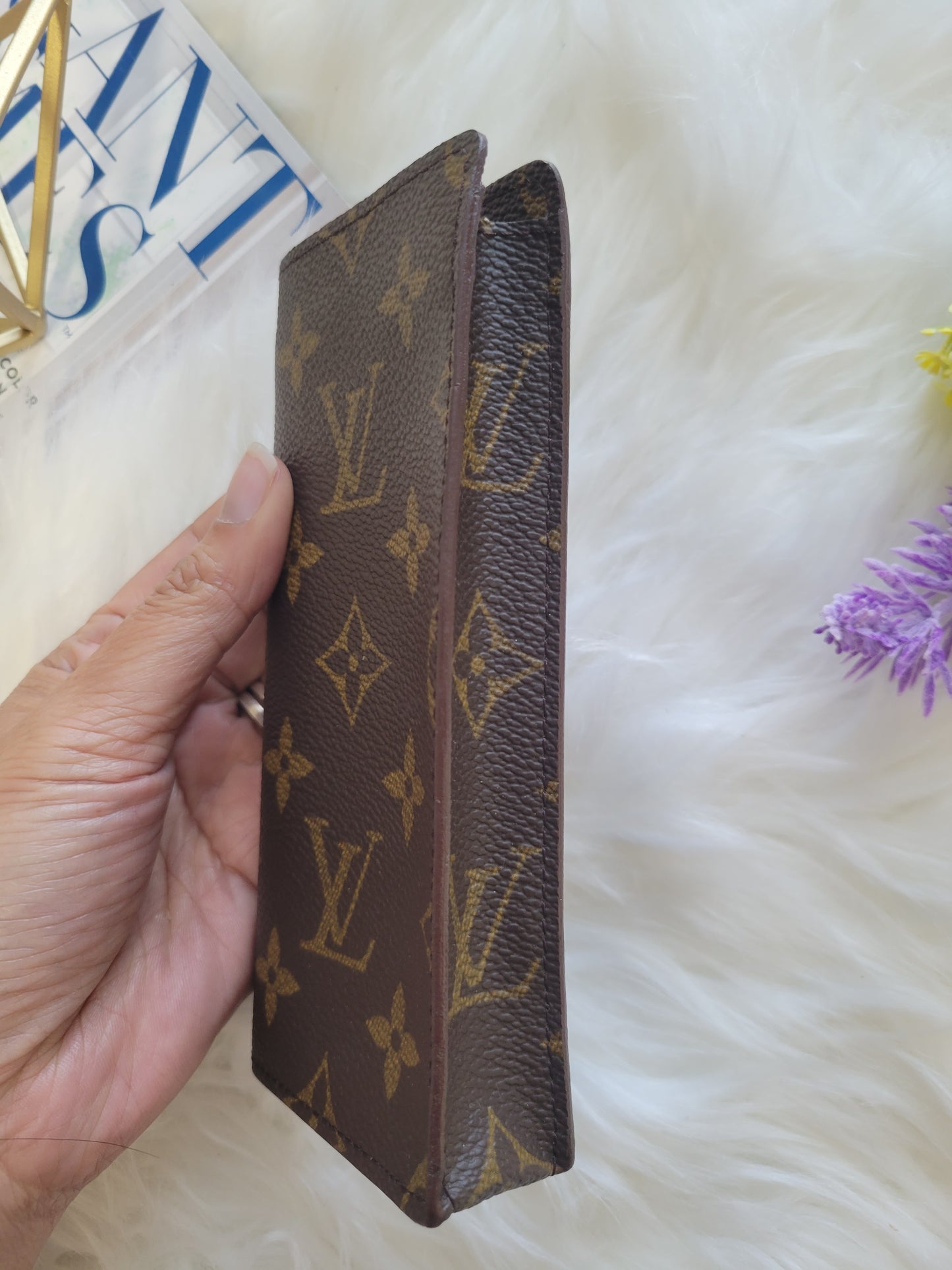 LIKE NEW Unisex Louis Vuitton Monogram Glasses / Sunglasses Case