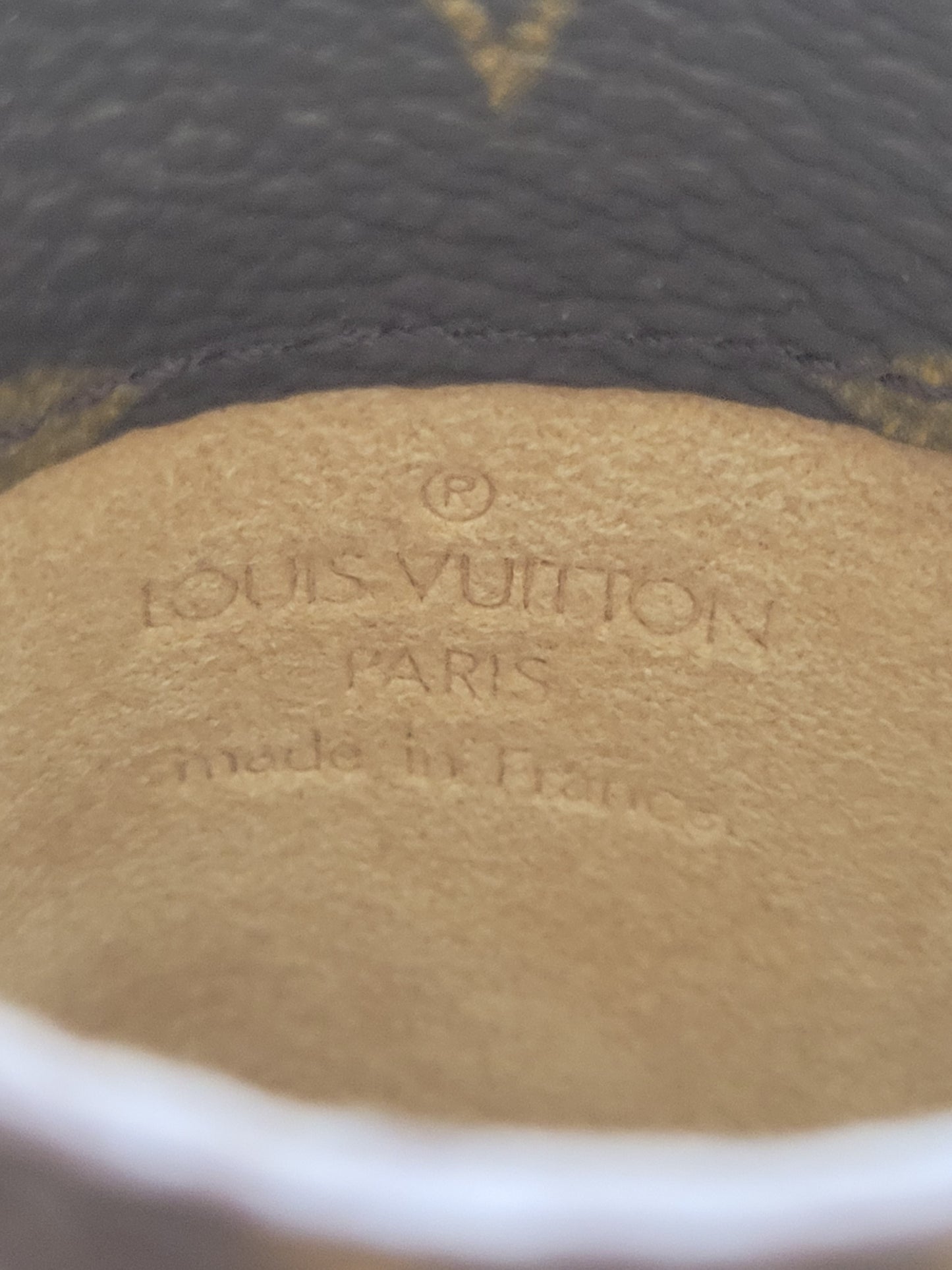 LIKE NEW Unisex Louis Vuitton Monogram Glasses / Sunglasses Case