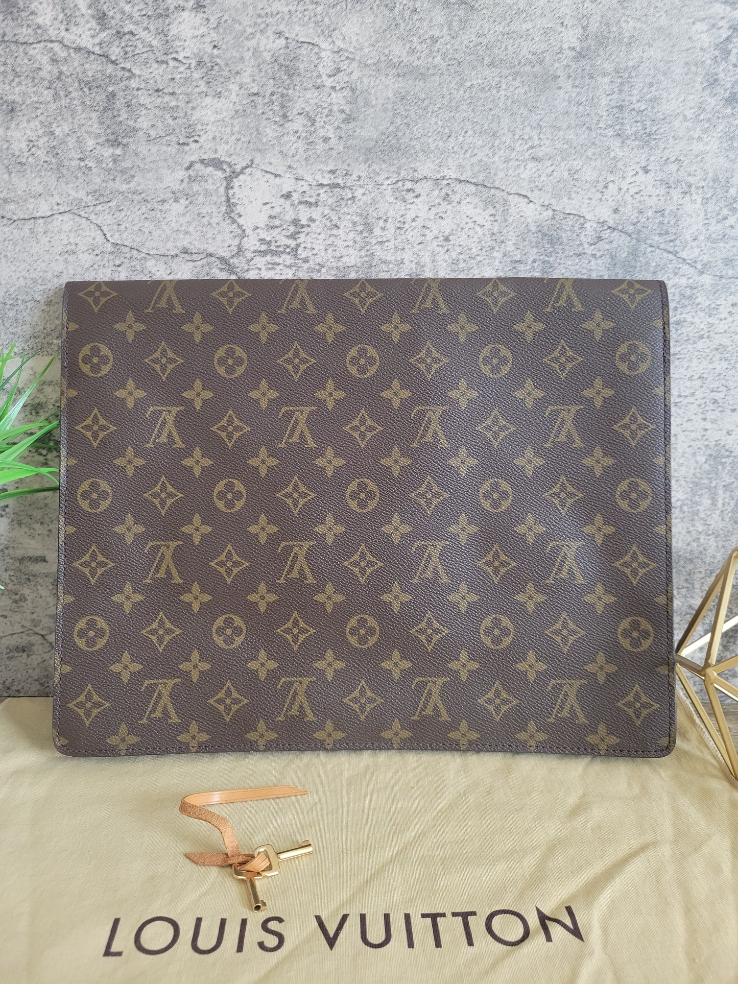 Louis Vuitton Senaeur Porte Document Holder