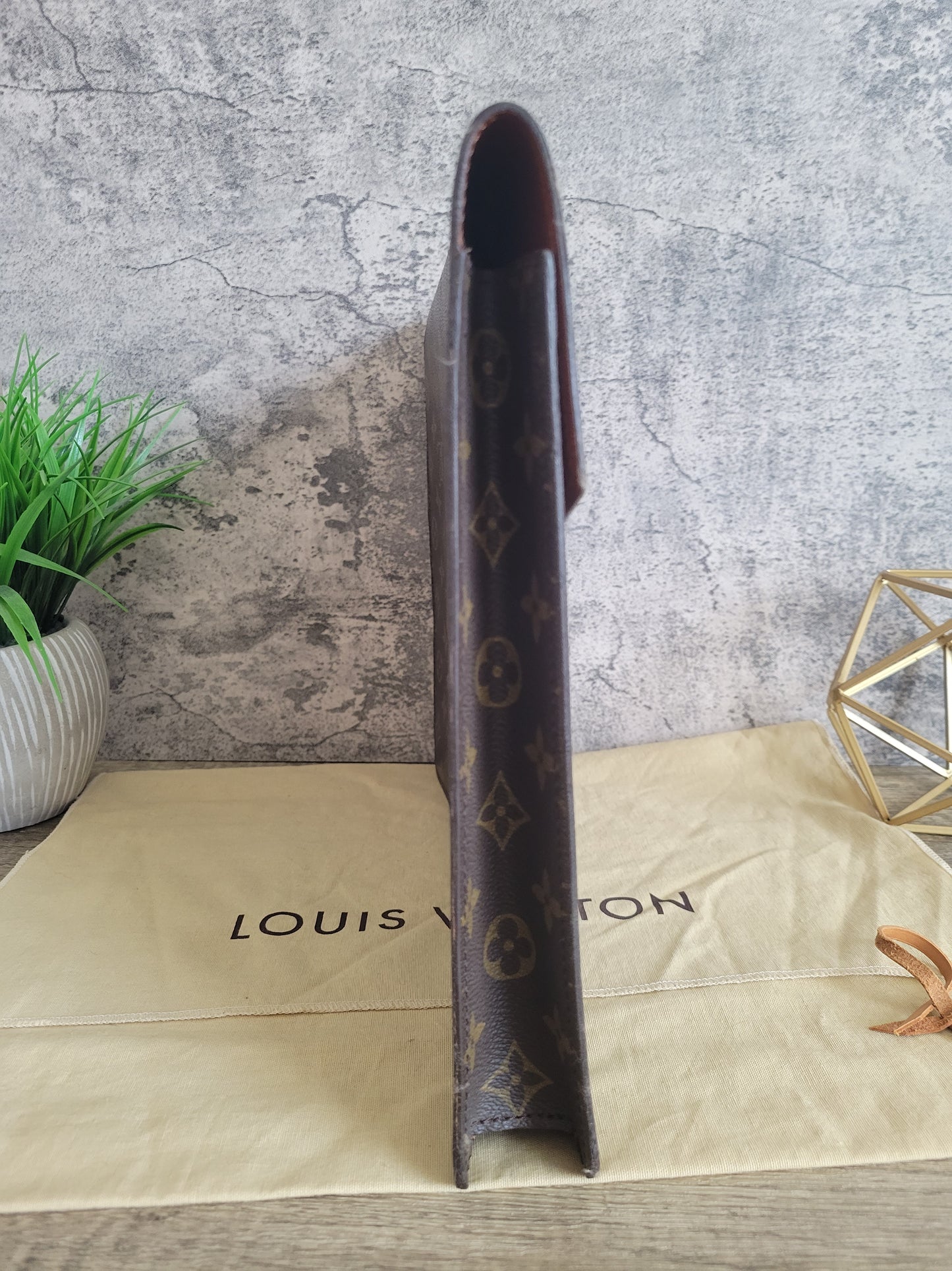 Louis Vuitton Senaeur Porte Document Holder