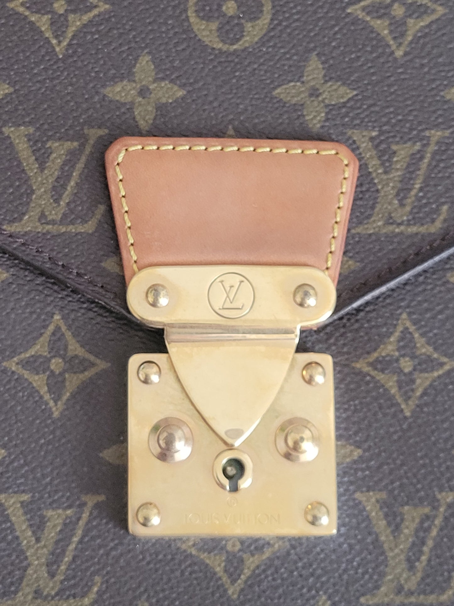 Louis Vuitton Senaeur Porte Document Holder