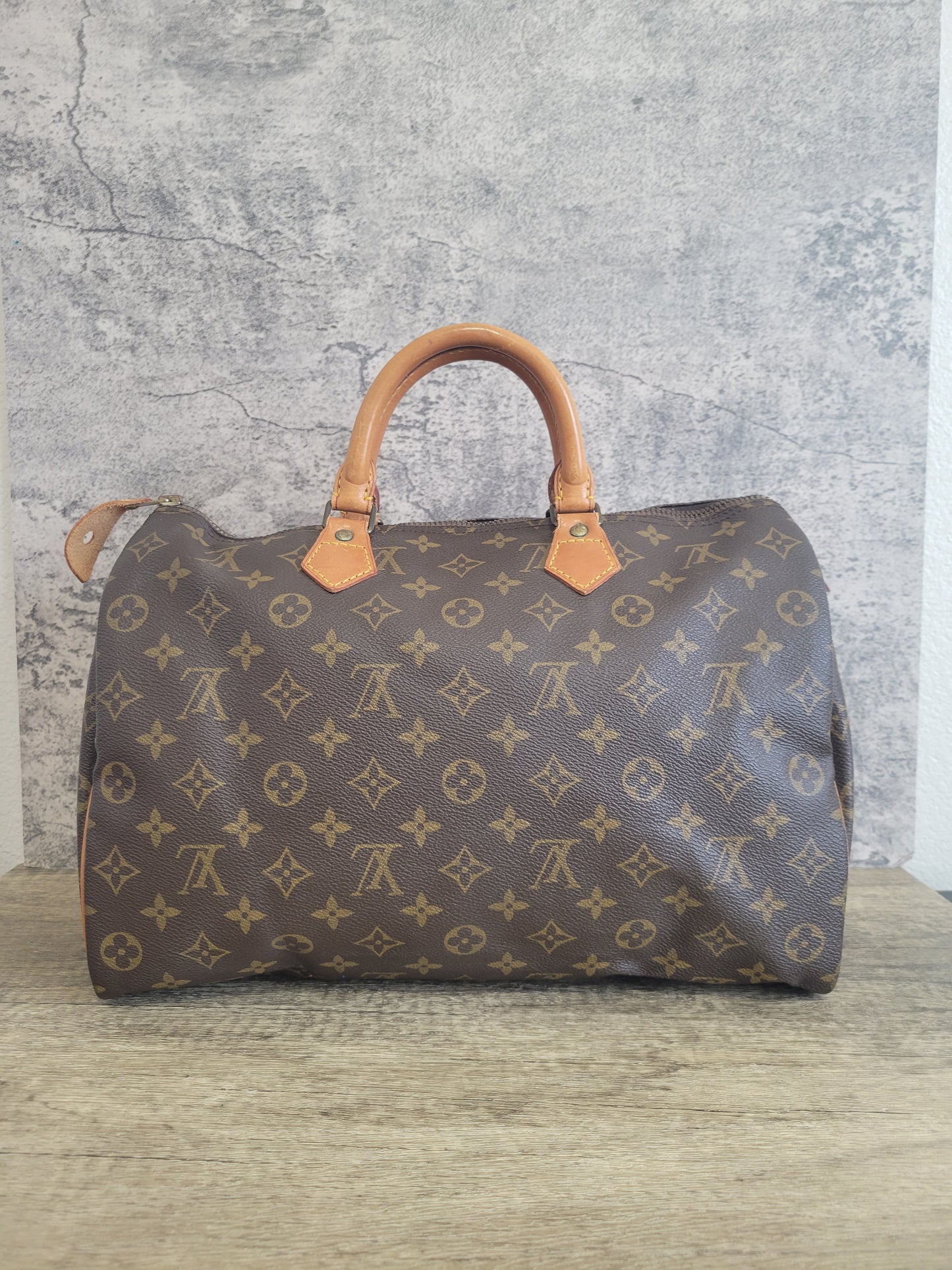Louis Vuitton Monogram Speedy 35