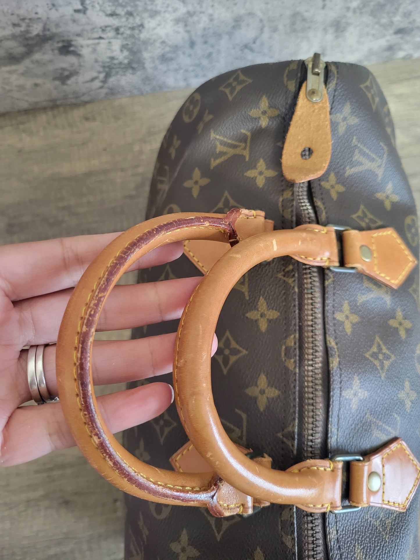 Louis Vuitton Monogram Speedy 35