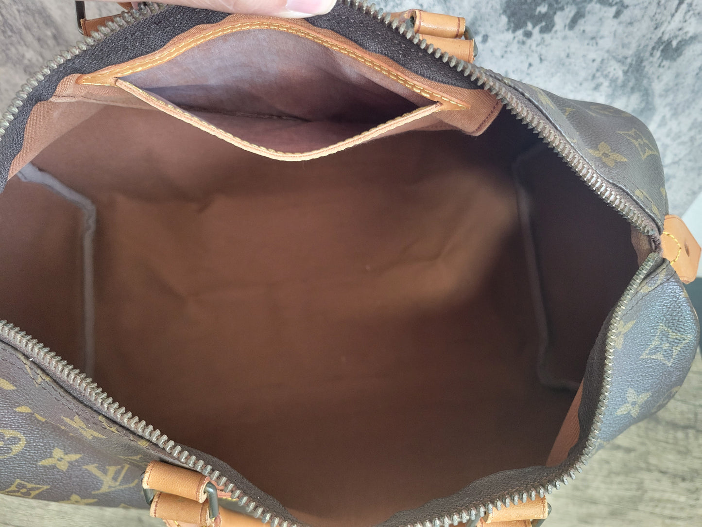 Louis Vuitton Monogram Speedy 35