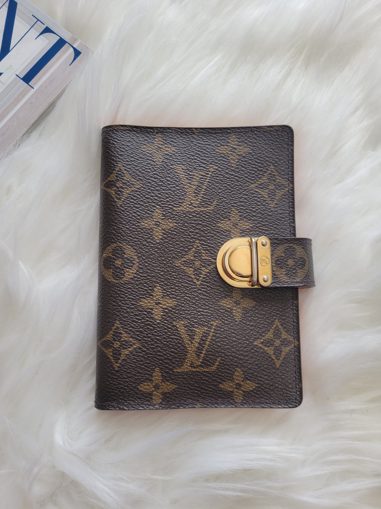 RARE Louis Vuitton Koala Orange Monogram Small Ring Agenda PM Passport Wallet