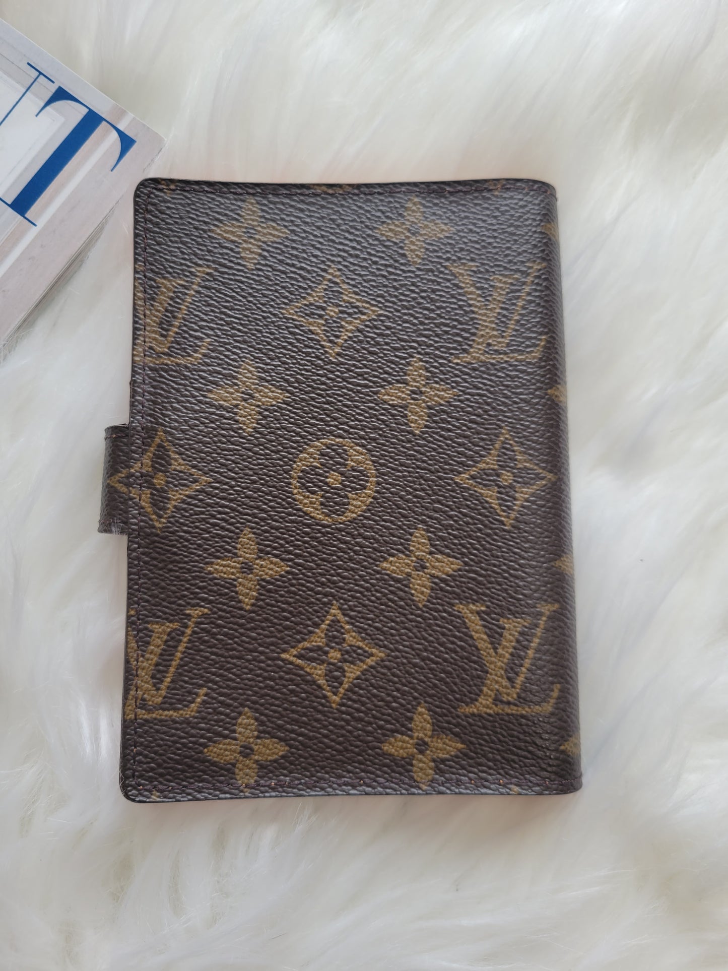 RARE Louis Vuitton Koala Orange Monogram Small Ring Agenda PM Passport Wallet