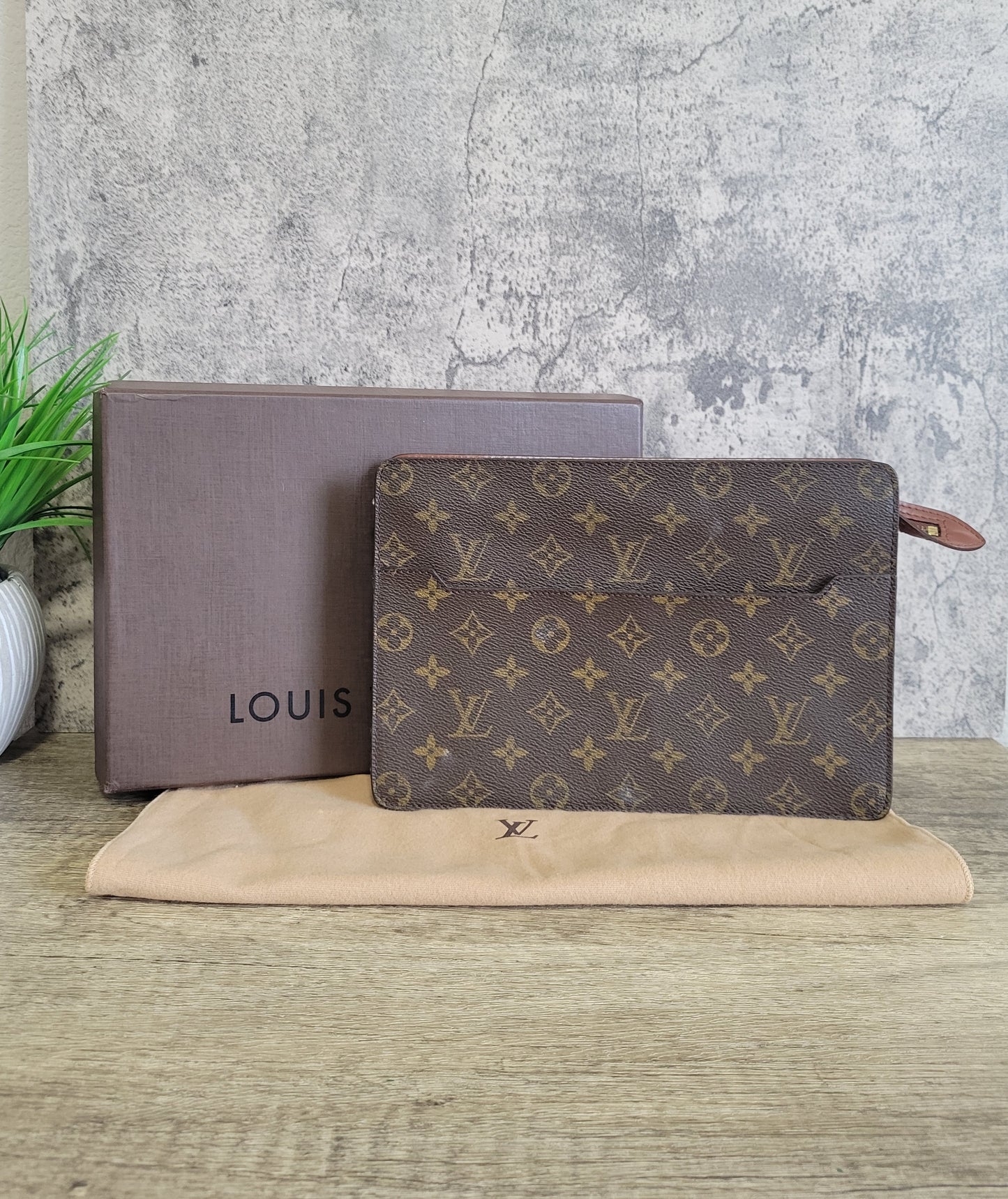 Louis Vuitton Pochette Homme Clutch