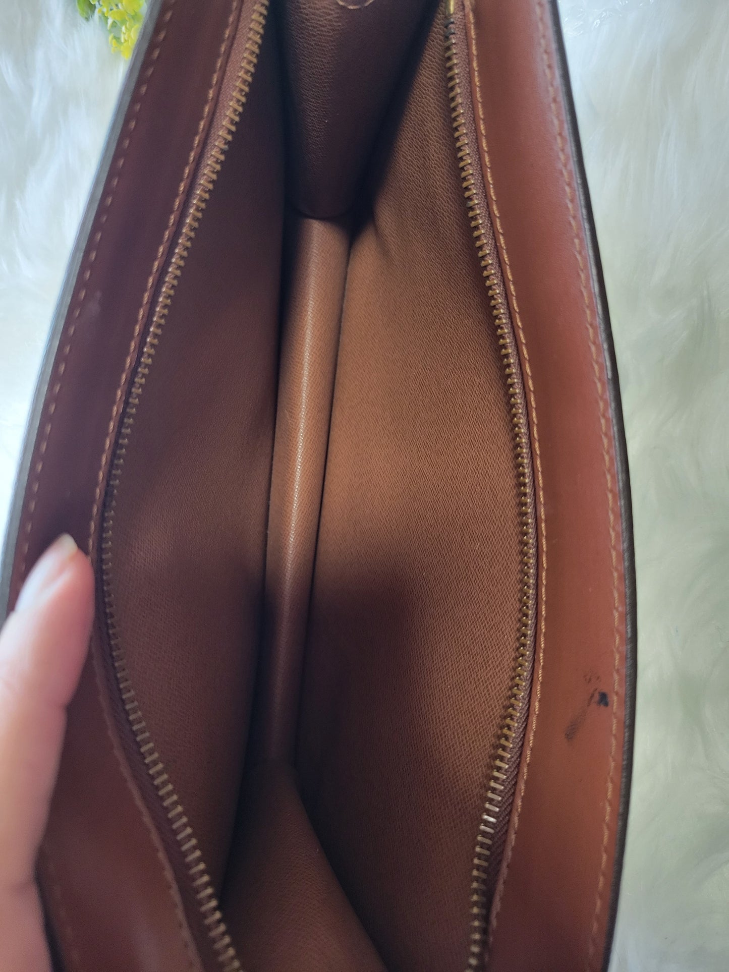 Louis Vuitton Pochette Homme Clutch