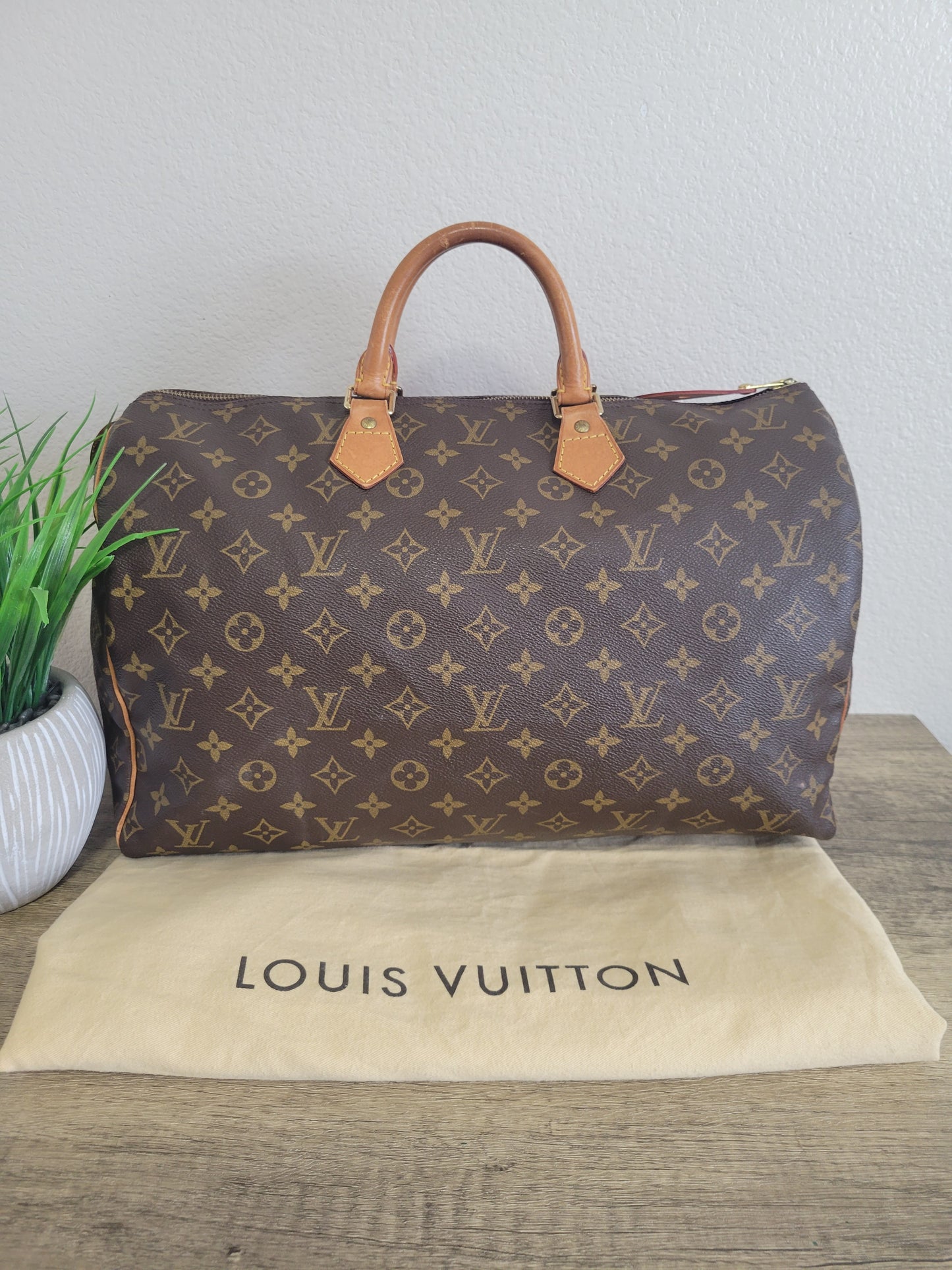 Louis Vuitton Monogram Speedy 40
