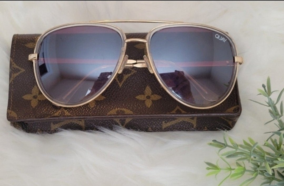 LIKE NEW Unisex Louis Vuitton Monogram Glasses / Sunglasses Case