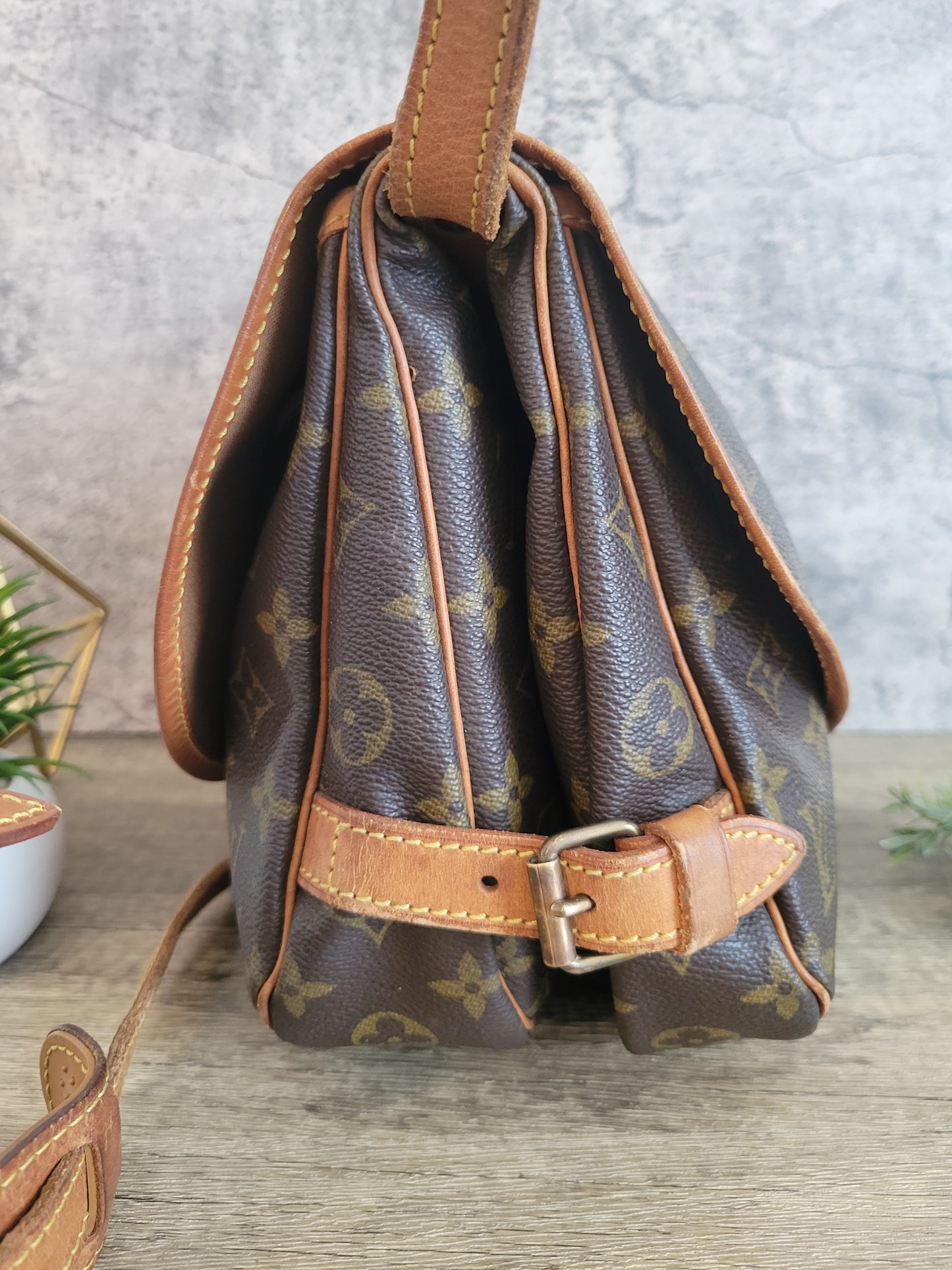 Vintage Louis Vuitton Saumur 30 Bag