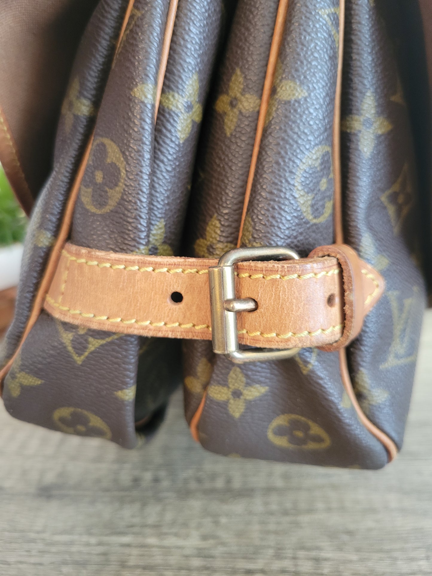 Vintage Louis Vuitton Saumur 30 Bag