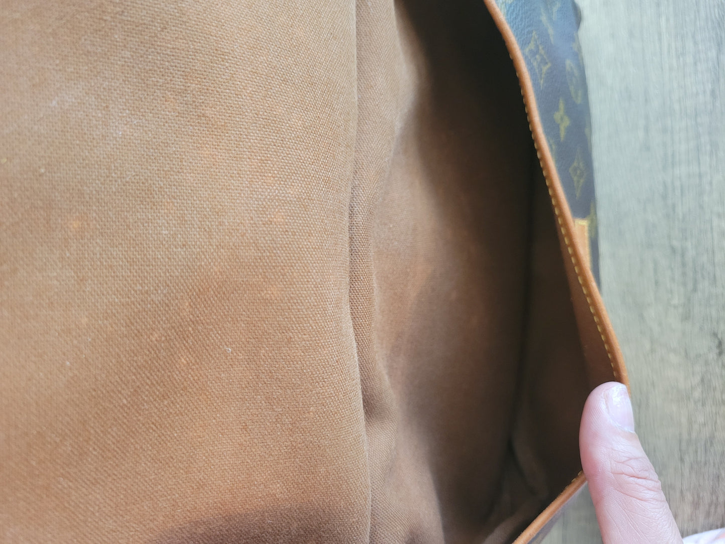 Vintage Louis Vuitton Saumur 30 Bag