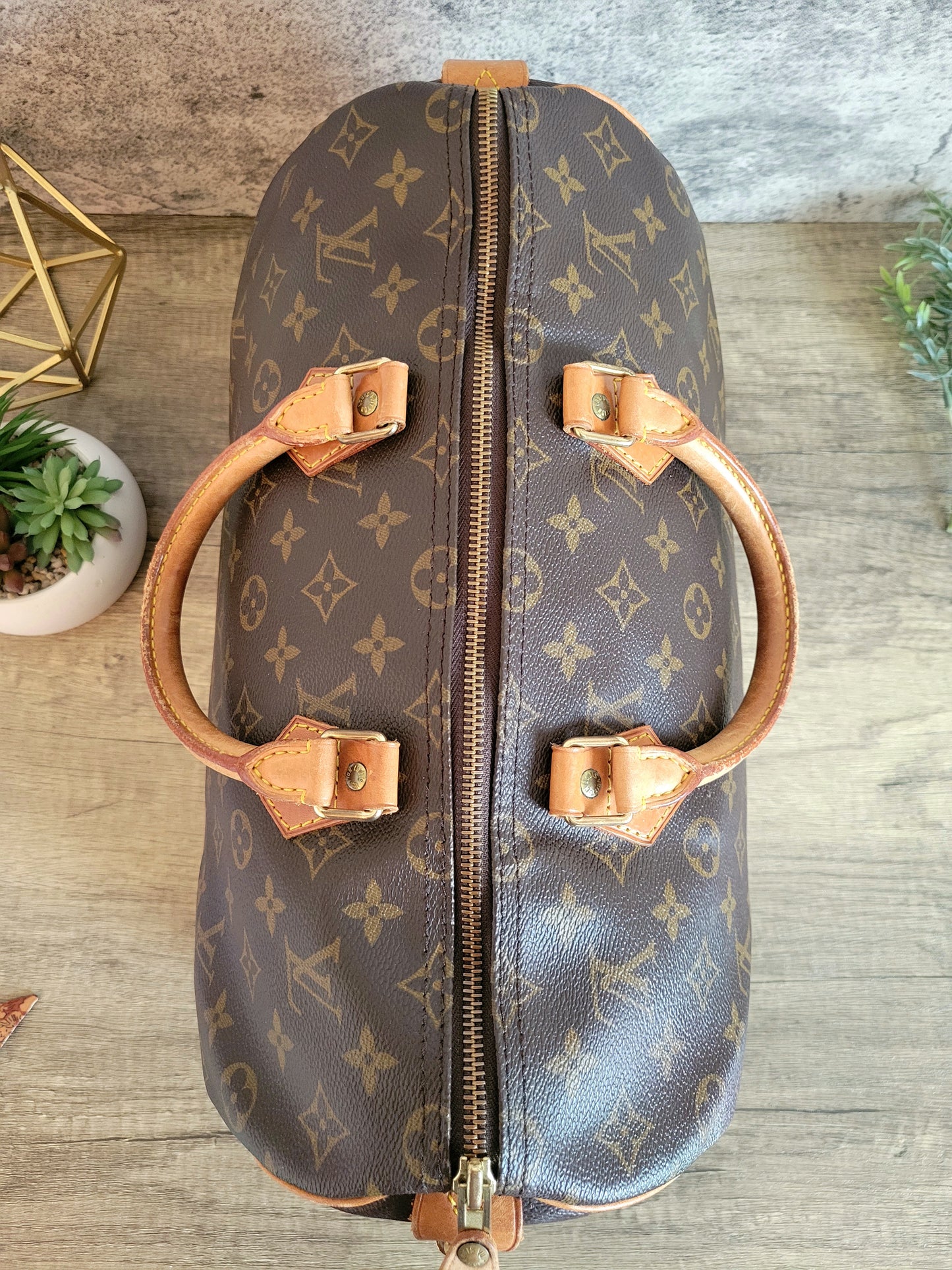 Louis Vuitton Monogram Speedy 35