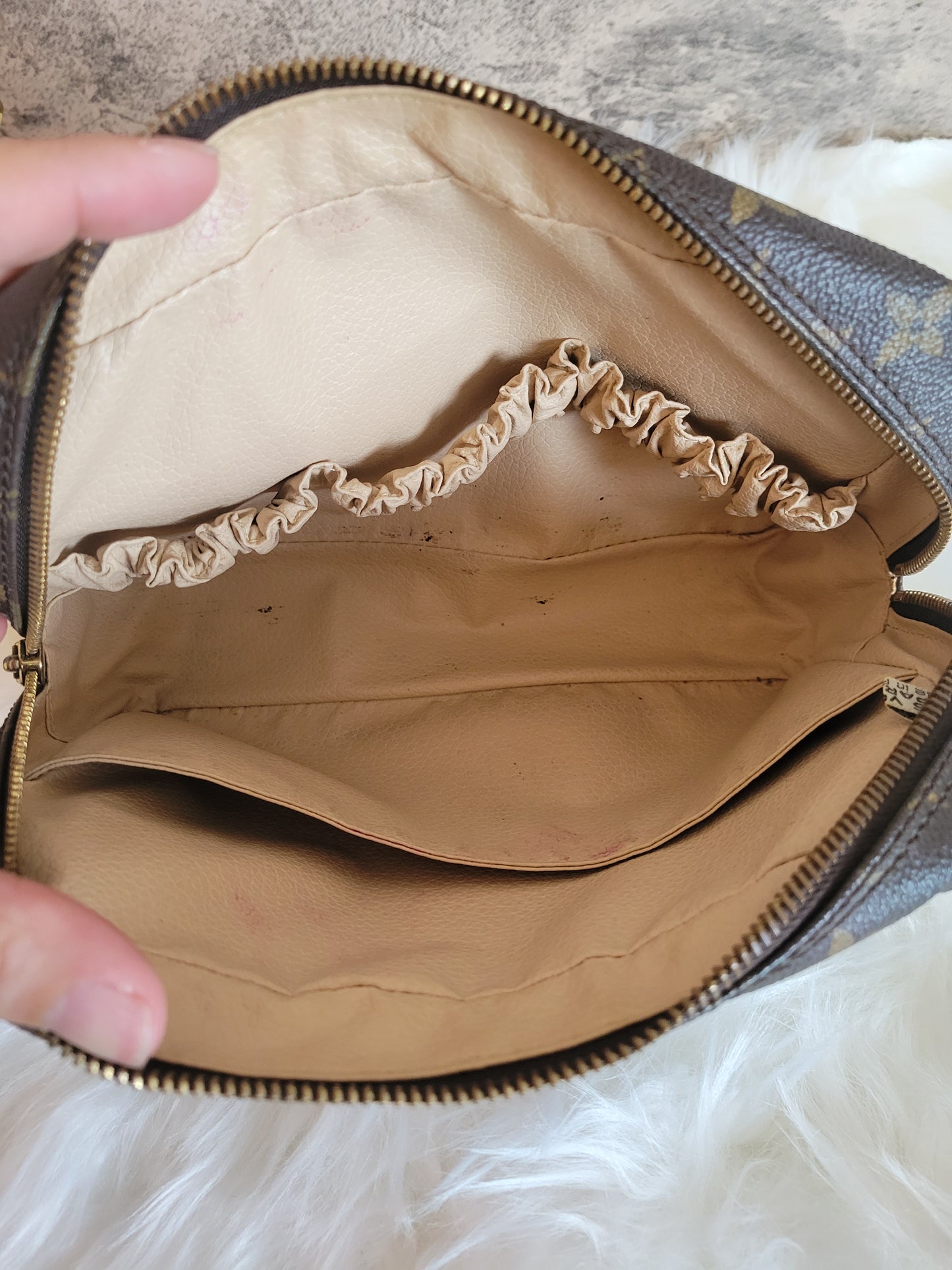 Louis Vuitton Monogram Trousse Toilette 23 Toiletry Bag