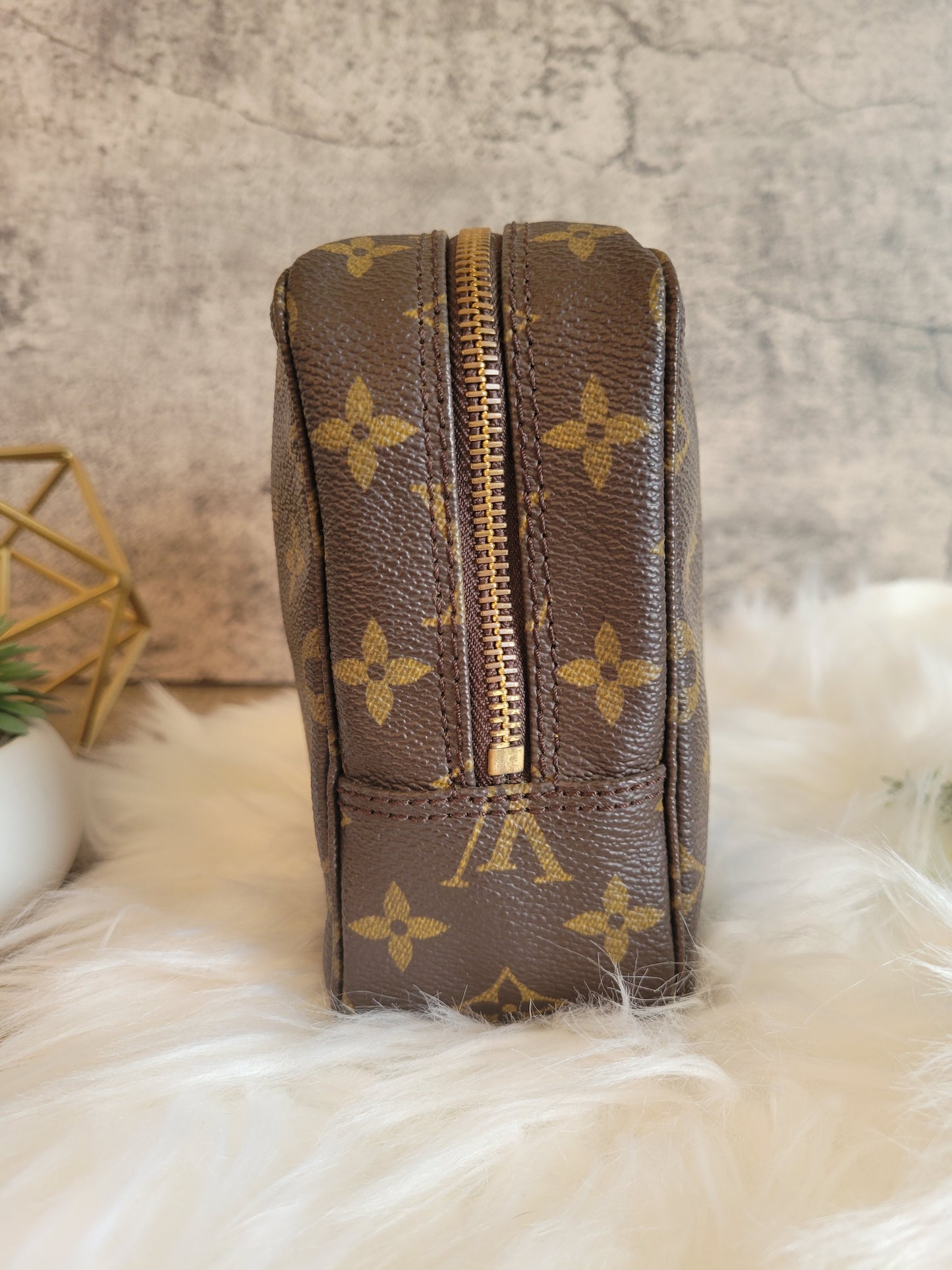 Louis Vuitton Monogram Trousse Toilette 23 Toiletry Bag