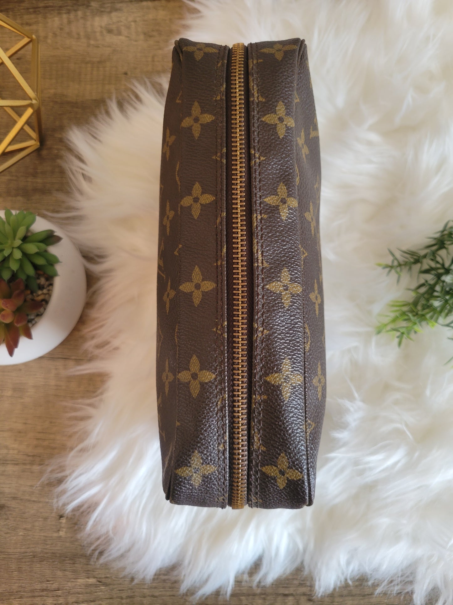 Louis Vuitton Monogram Trousse Toilette 23 Toiletry Bag