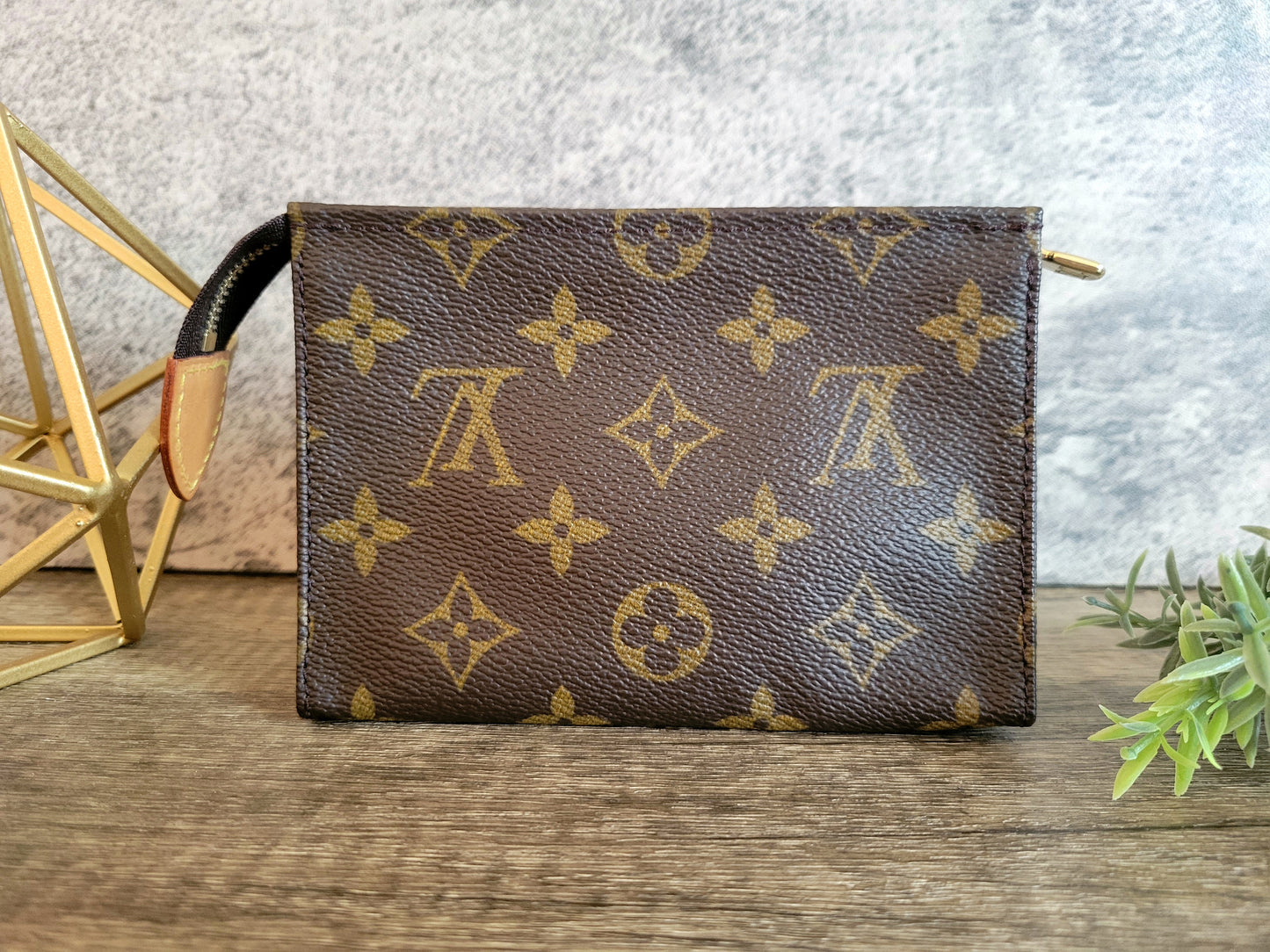 Louis Vuitton Monogram Toiletry 15 Pouch
