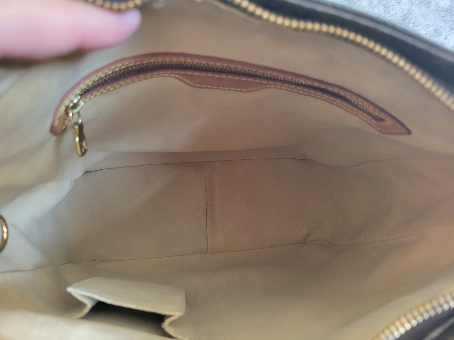 Louis Vuitton Looping GM Tote