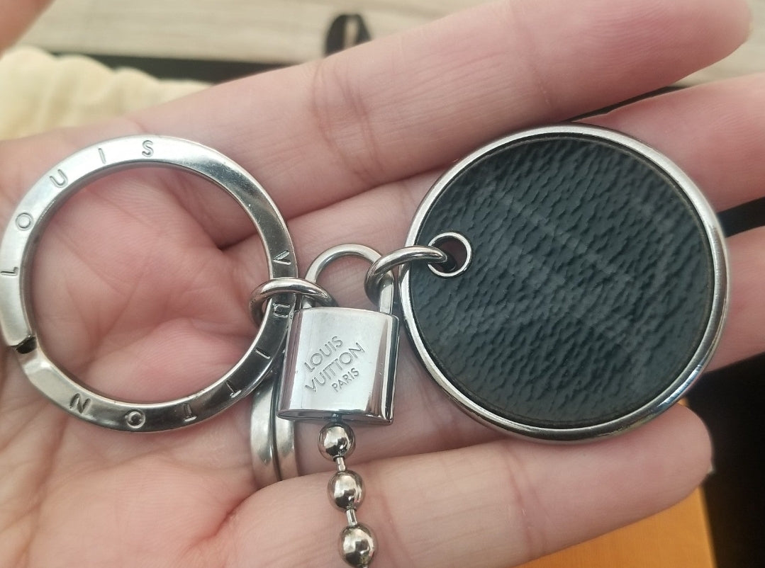 Louis Vuitton Porte Cles Chaine Monogram Eclipse Wallet Purse Charm Key Chain