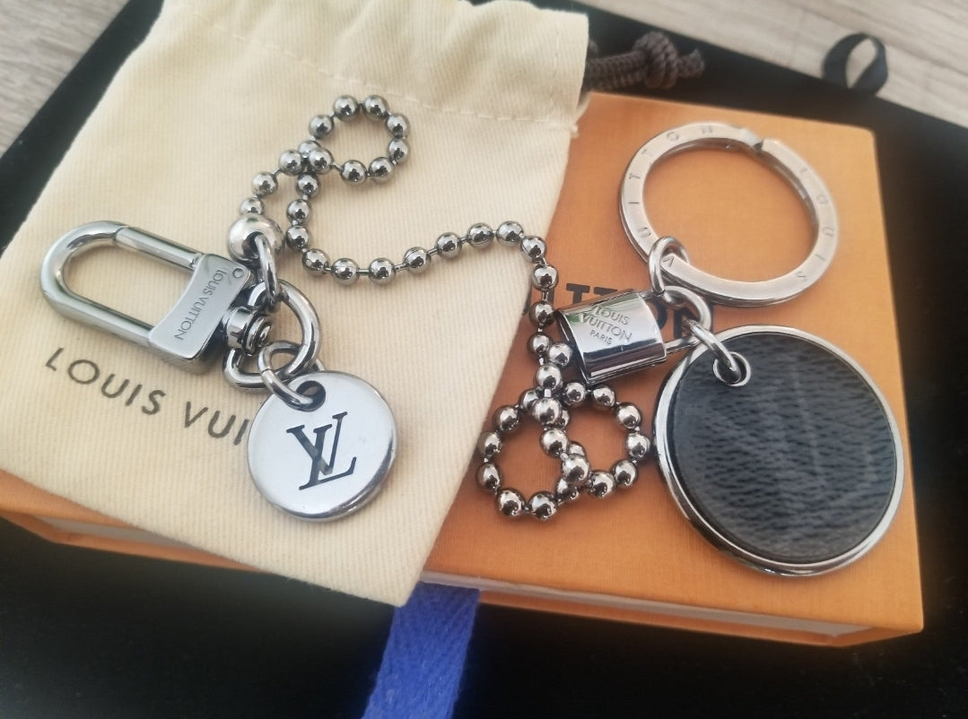 Louis Vuitton Porte Cles Chaine Monogram Eclipse Wallet Purse Charm Key Chain