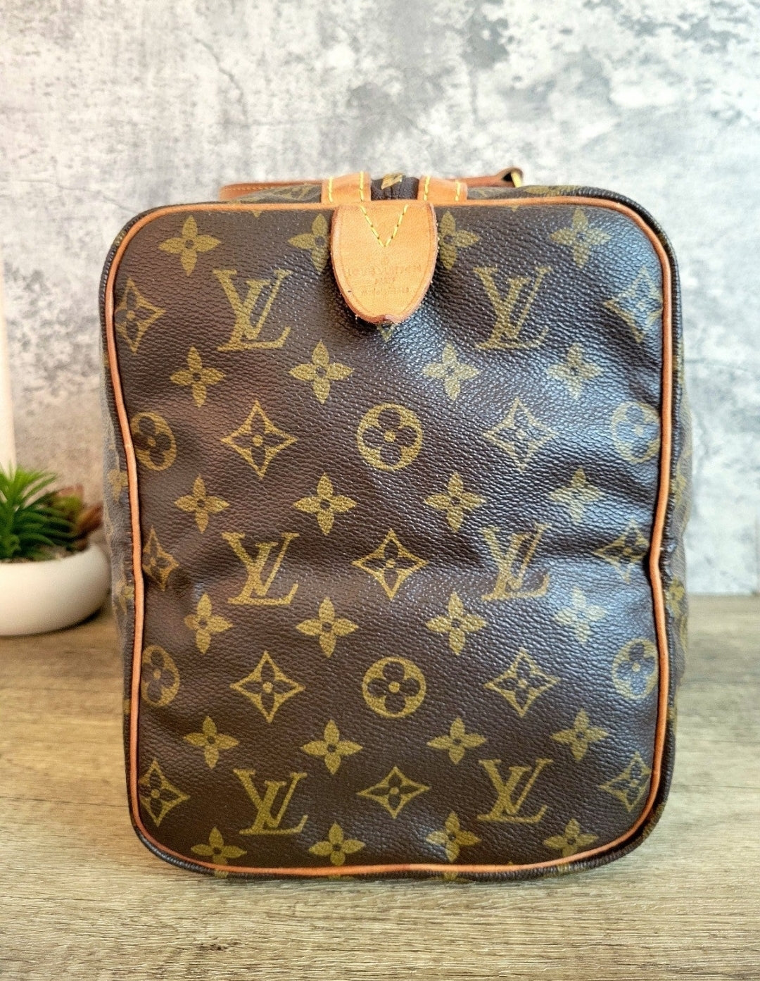 Louis Vuitton SAC Souple 35