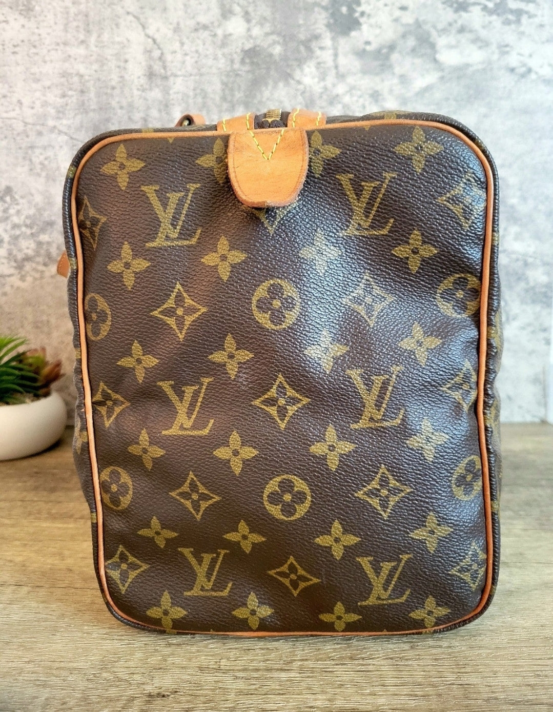Louis Vuitton SAC Souple 35