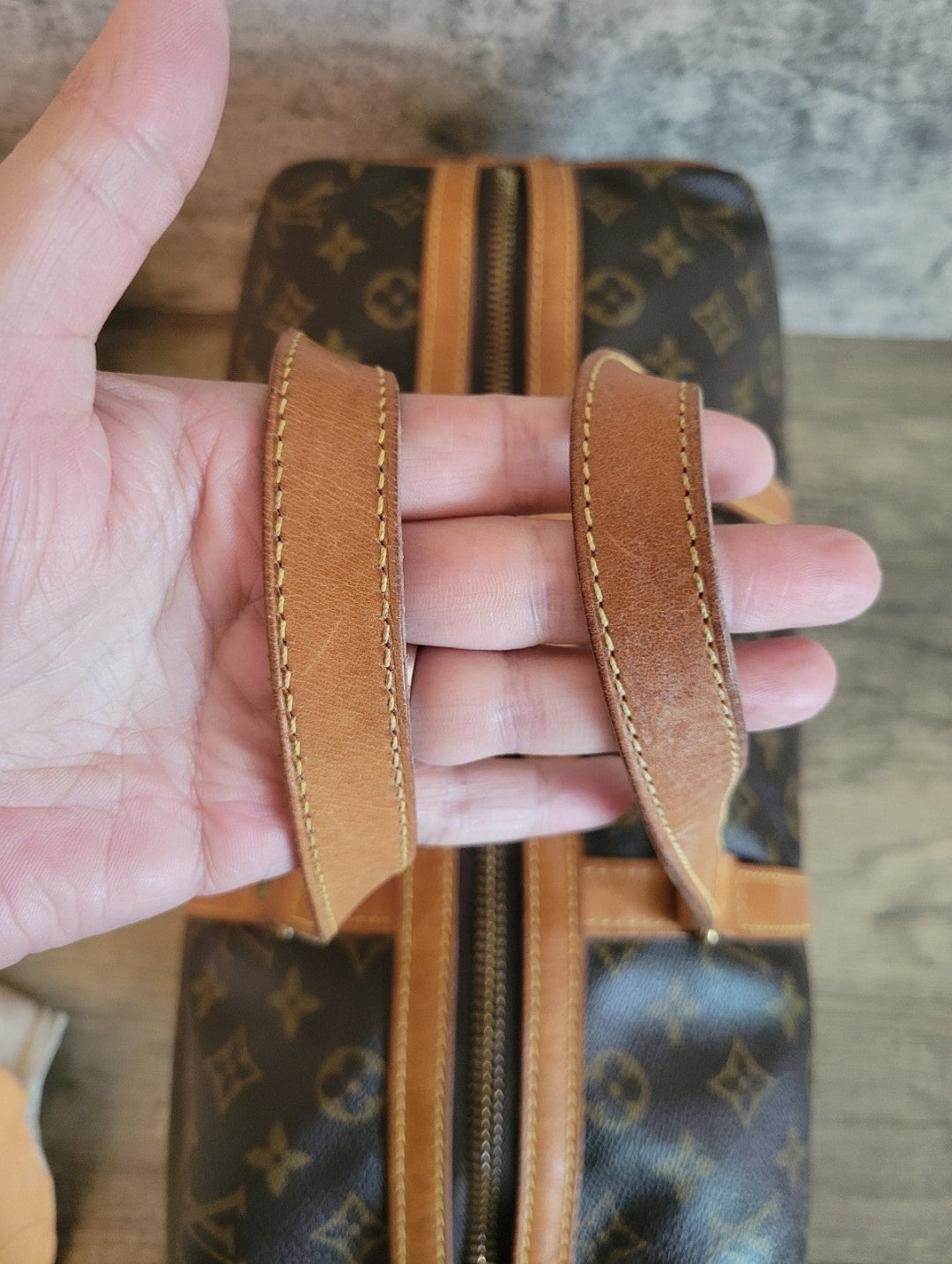 Louis Vuitton SAC Souple 35