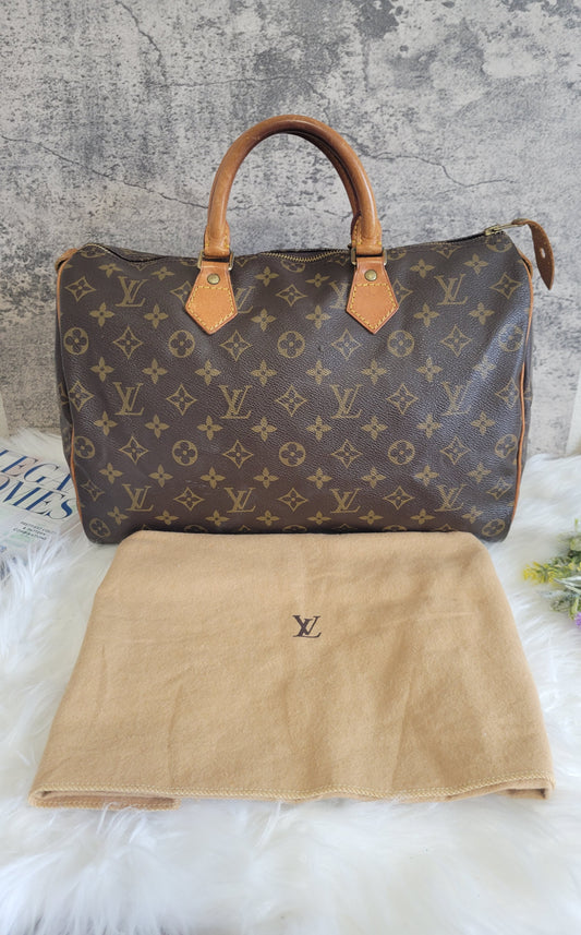 Louis Vuitton Monogram Speedy 35