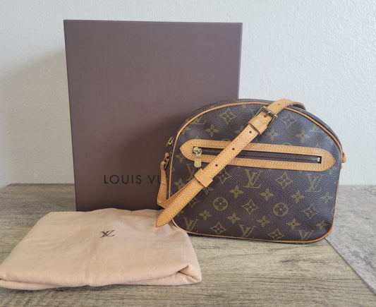 Gorgeous Louis Vuitton Monogram Senlis Crossbody Shoulder Bag