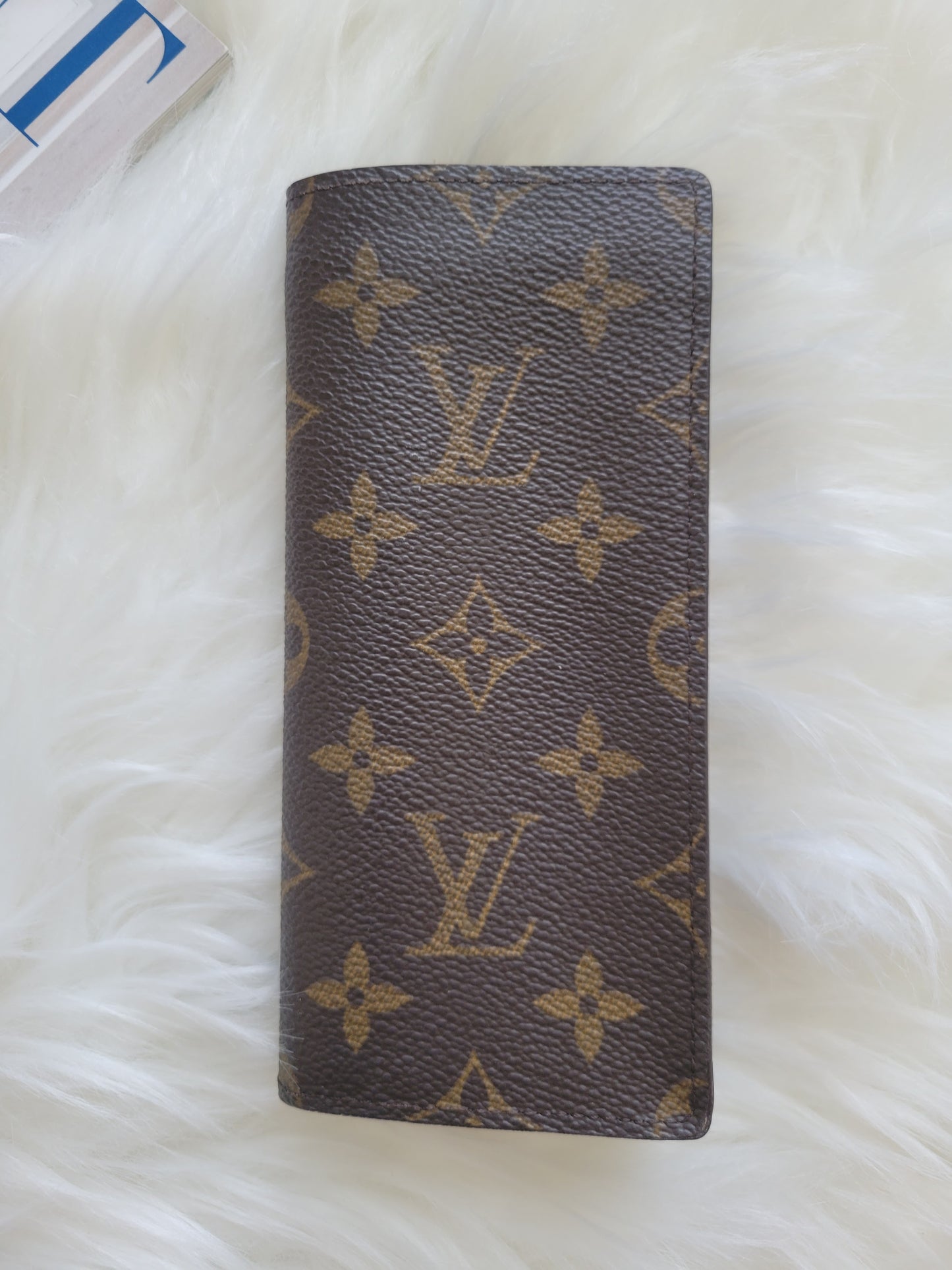 LIKE NEW Louis Vuitton Monogram Glasses / Sunglasses Case