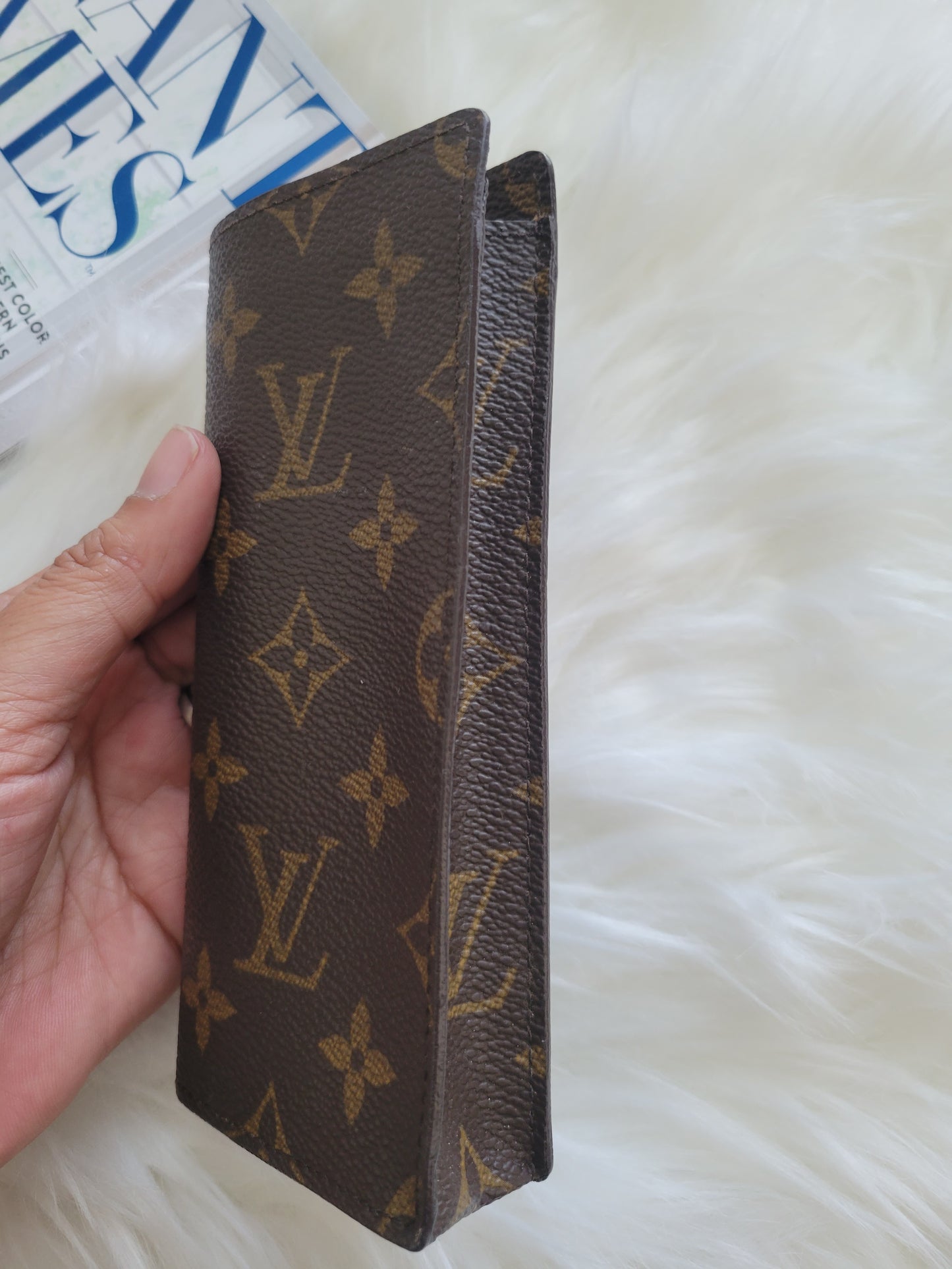 LIKE NEW Louis Vuitton Monogram Glasses / Sunglasses Case