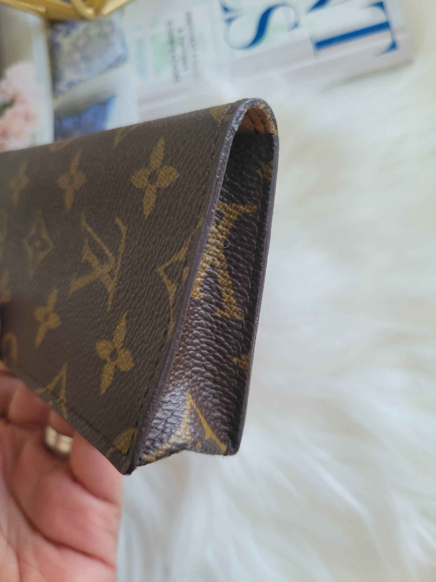 LIKE NEW Louis Vuitton Monogram Glasses / Sunglasses Case