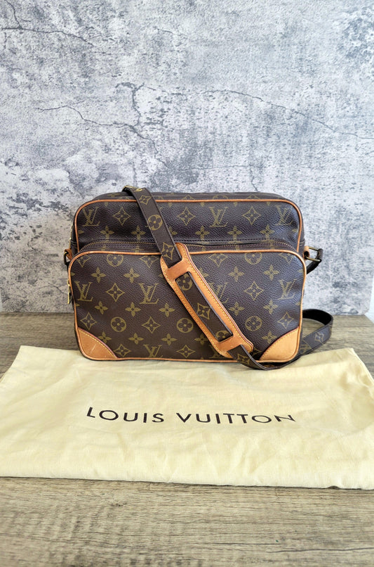 Louis Vuitton Unisex Nile Crossbody Bag