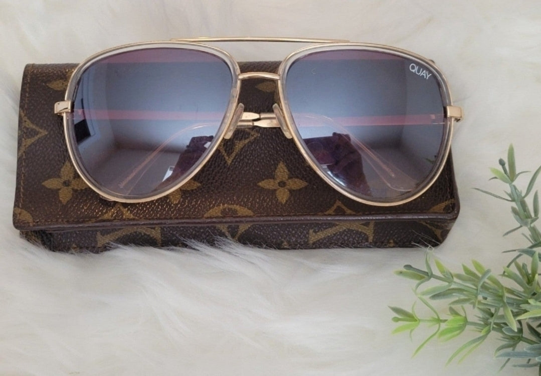 LIKE NEW Louis Vuitton Monogram Glasses / Sunglasses Case