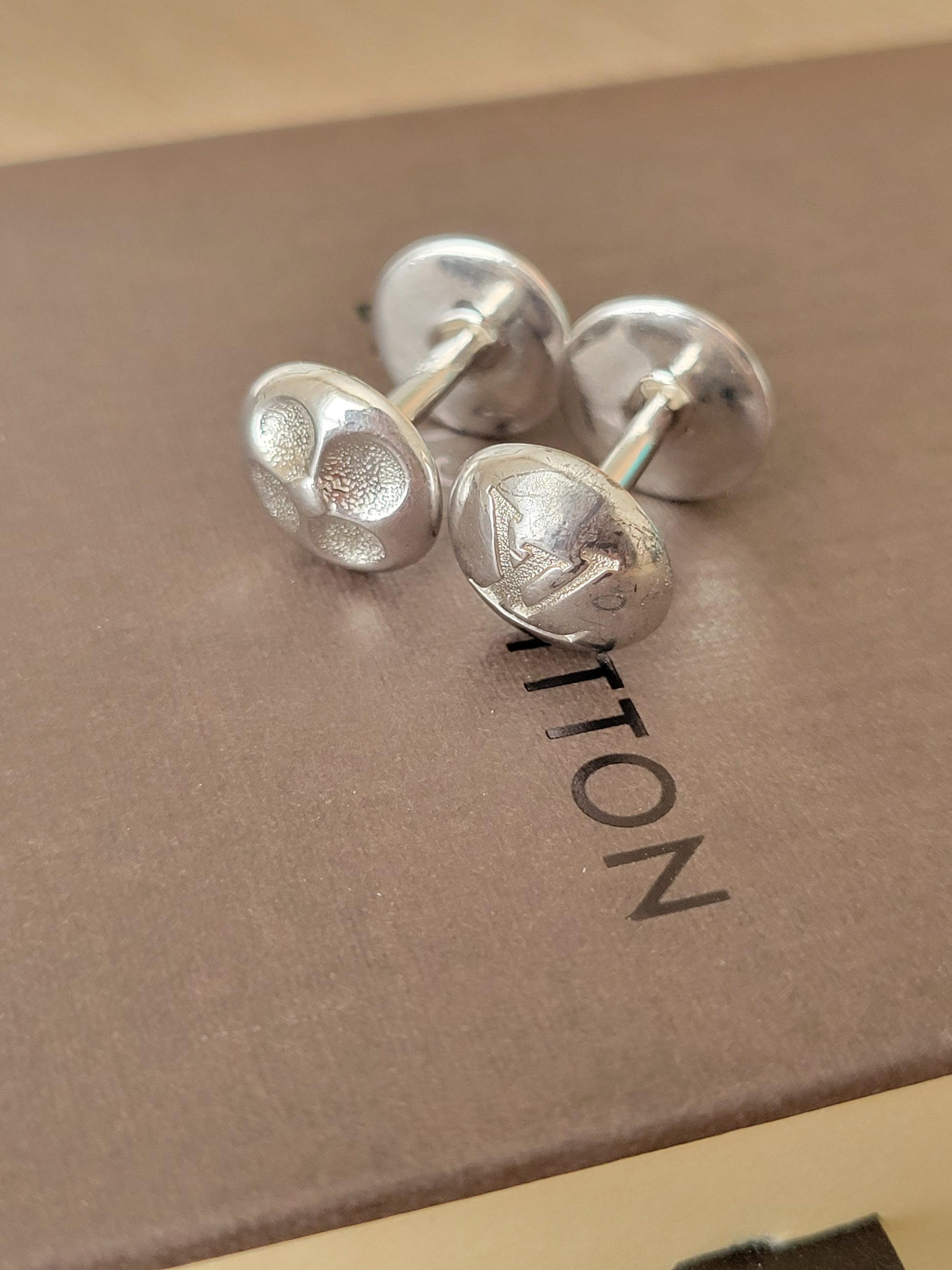 Louis Vuitton - Lock Me Manchette Silver Chain Cuff