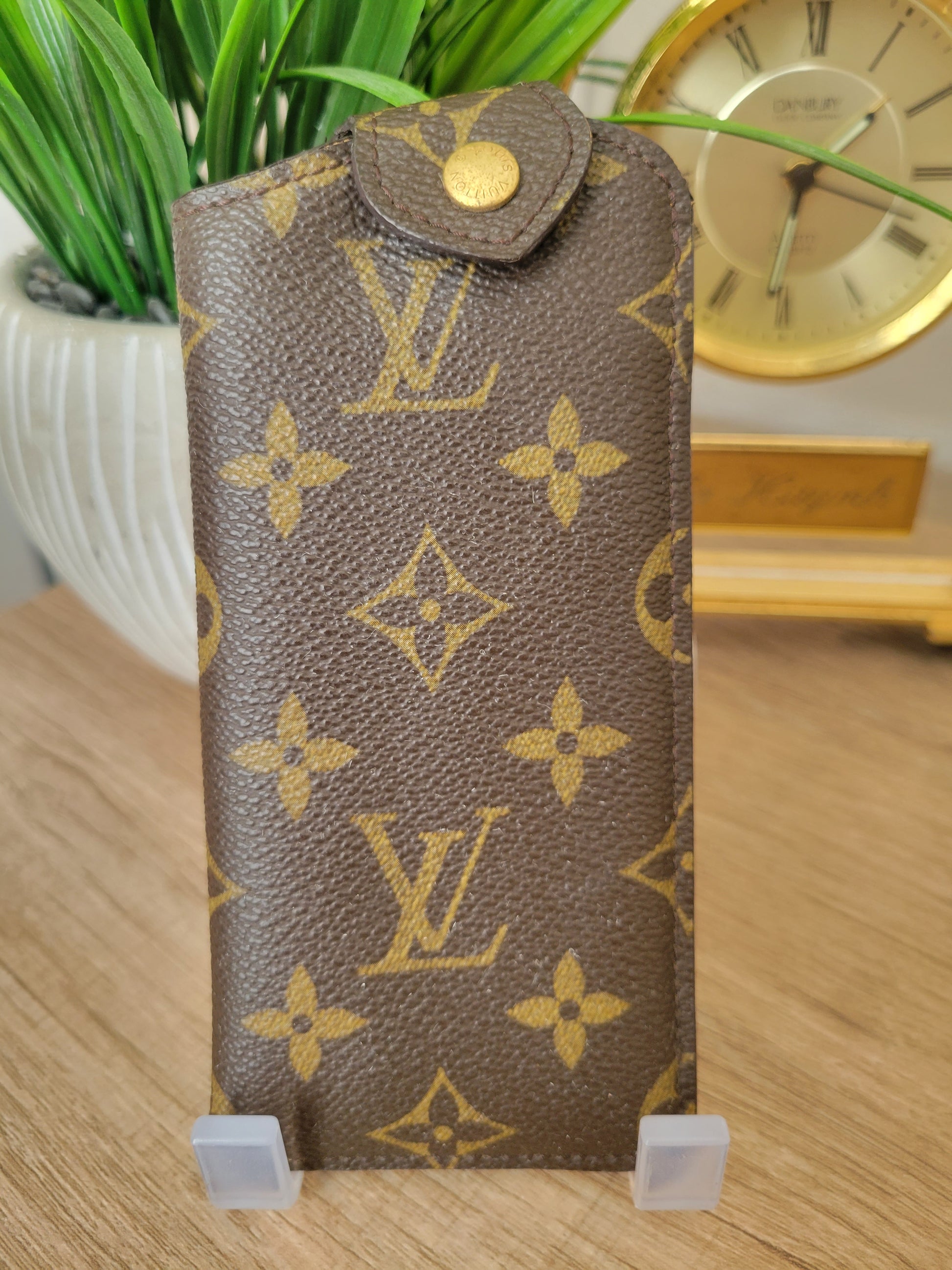 Louis Vuitton Eyeglass Case Etui a Lunettes Rabat Monogram Brown