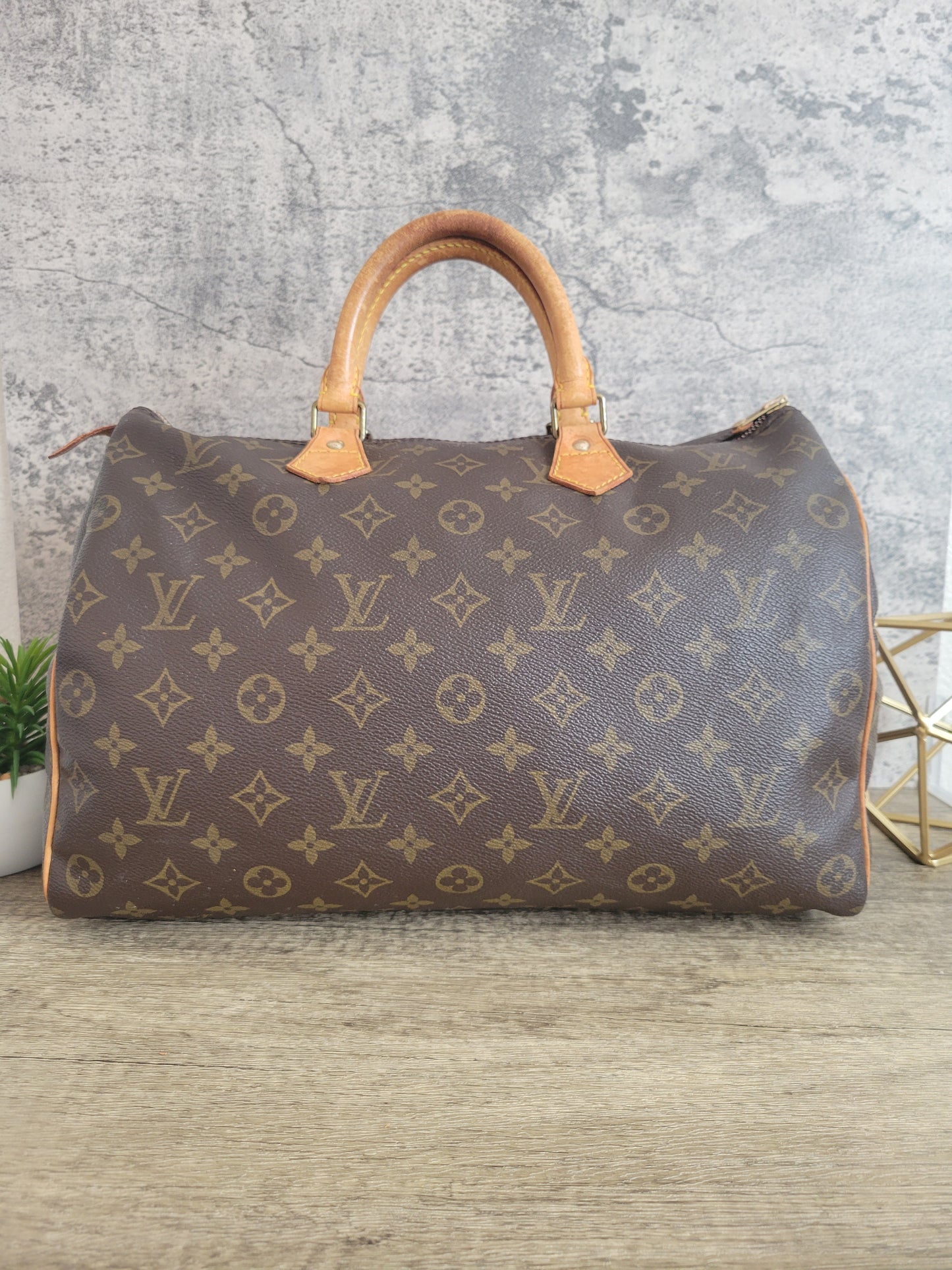 Vintage Louis Vuitton Speedy 35