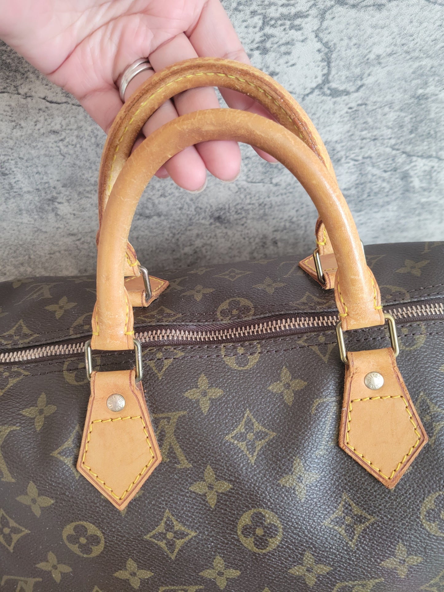 Vintage Louis Vuitton Speedy 35